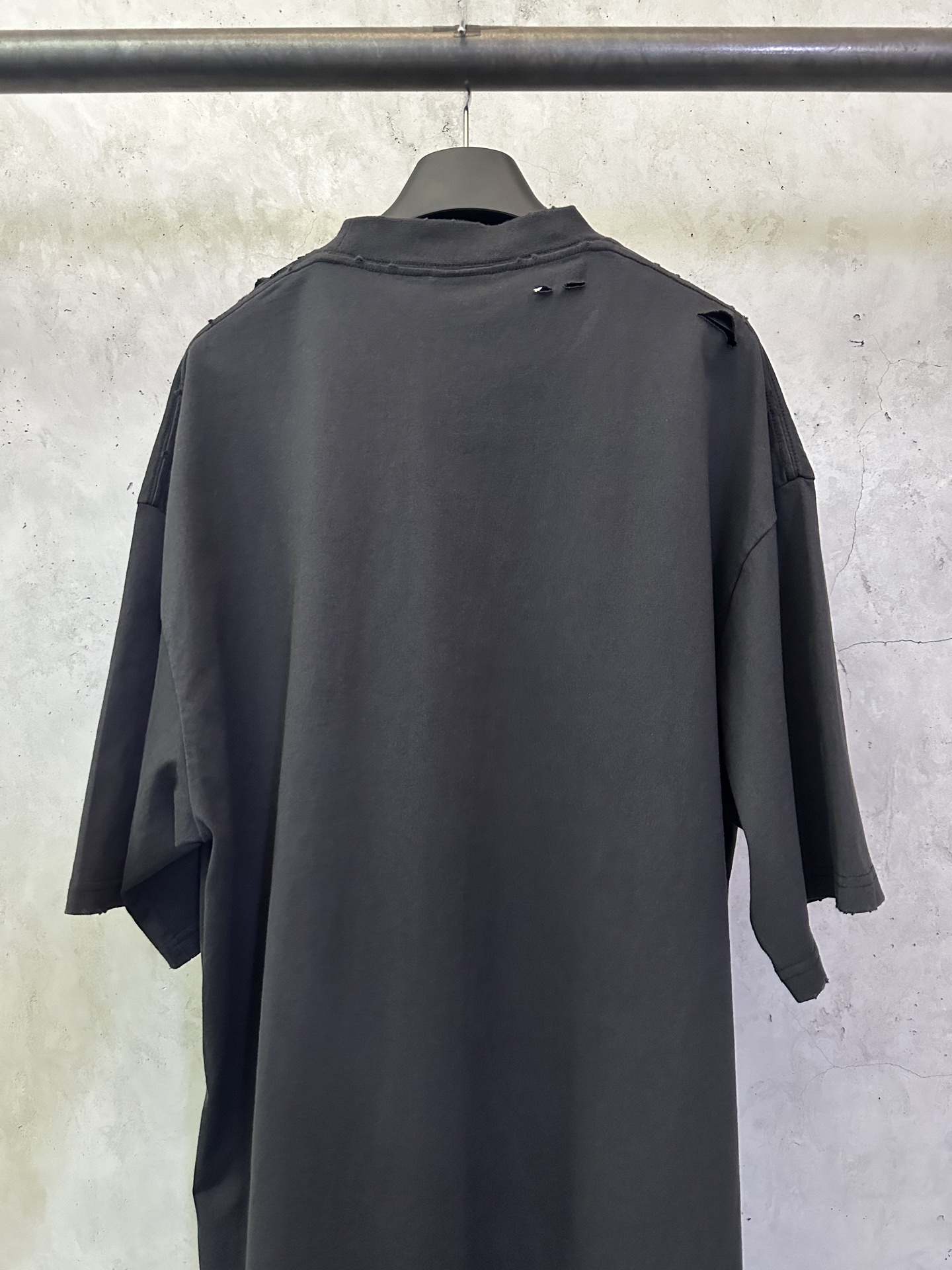 Balenciaga Balenciaga 巴黎世家 24fw 视力表印花重工破坏短袖T恤