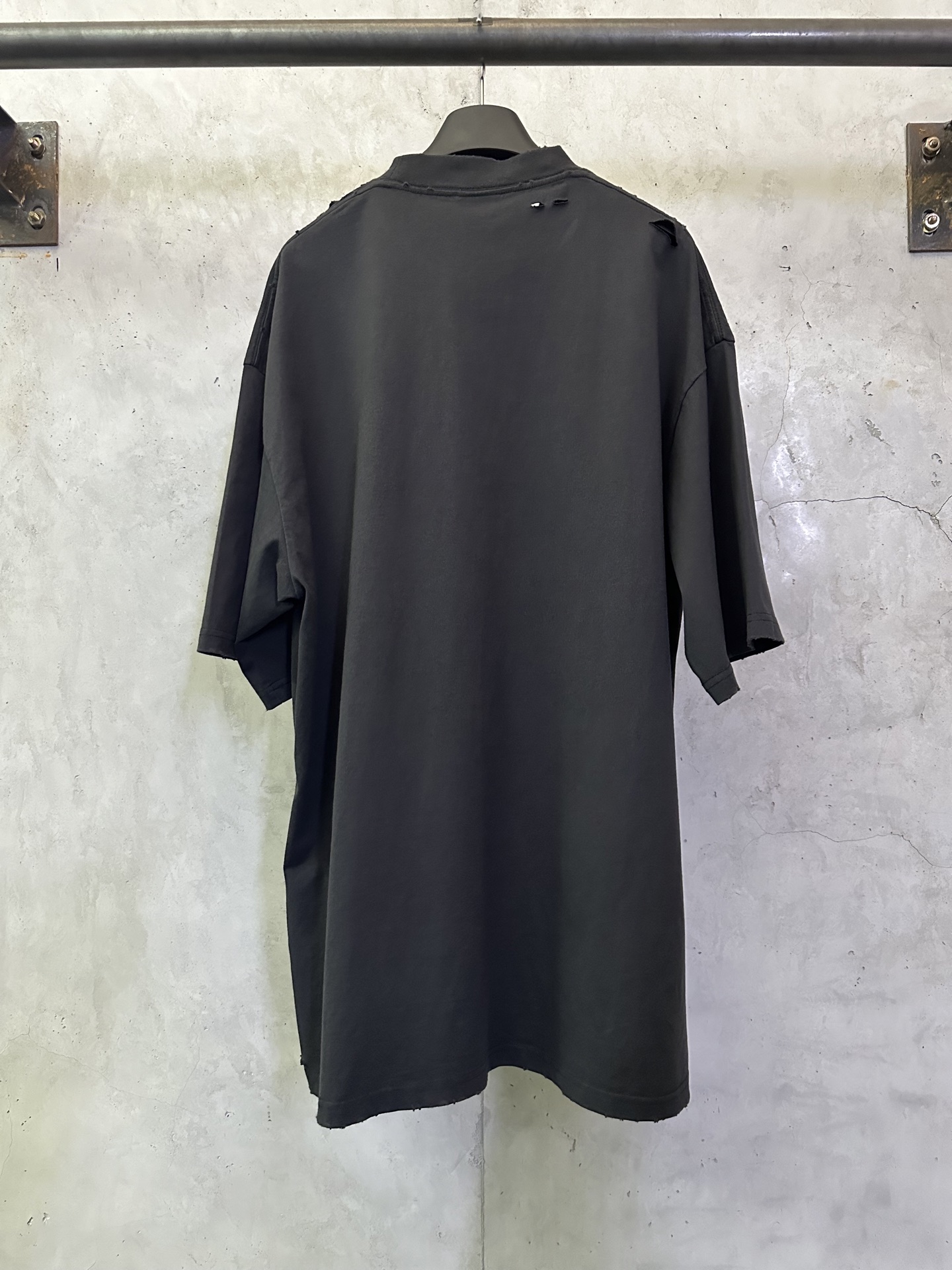Balenciaga Balenciaga 巴黎世家 24fw 视力表印花重工破坏短袖T恤