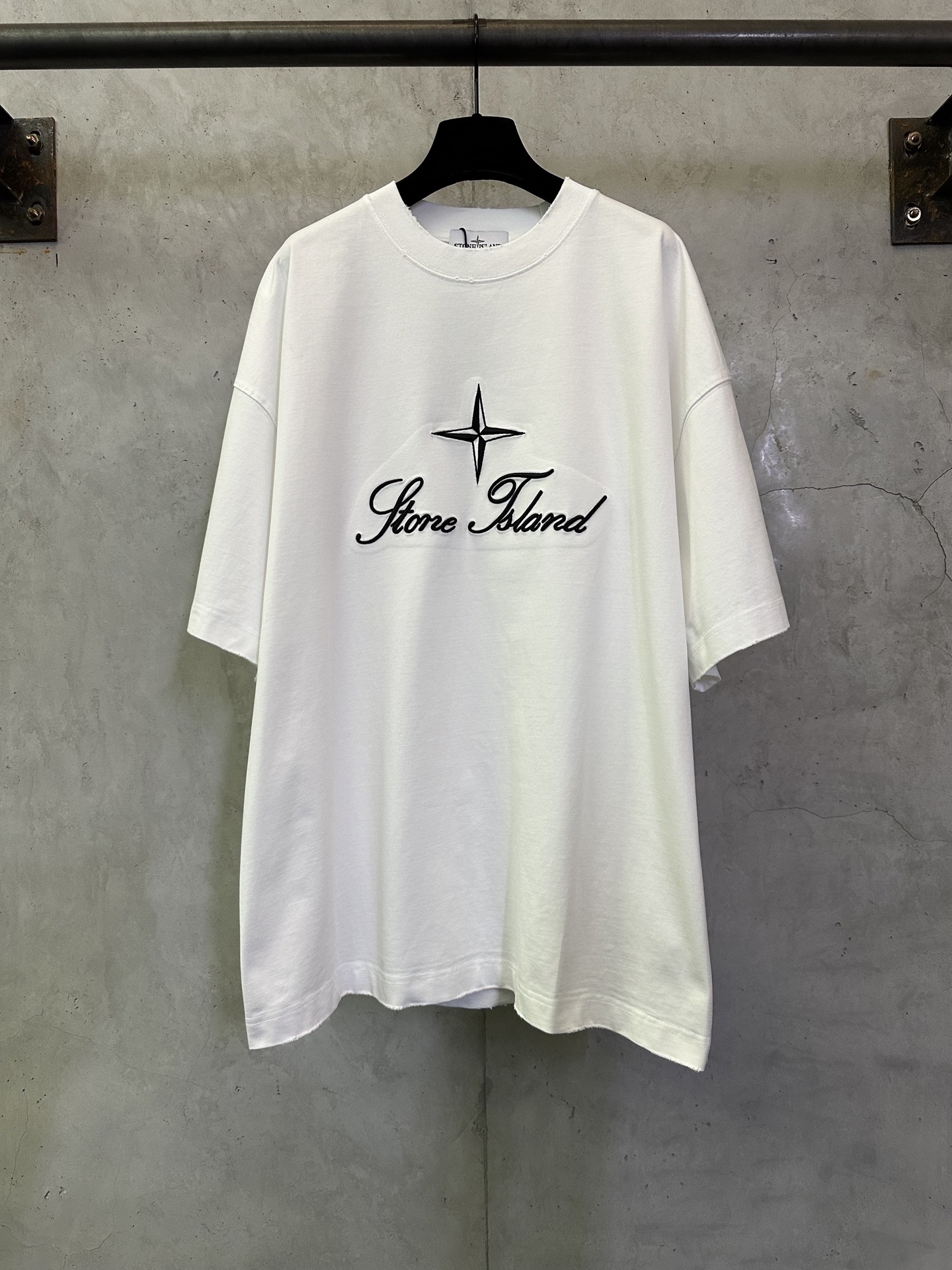 ￼ @150 Stone Island Camiseta de manga corta con logo bordado Tejido: algodón de alta costura de peso súper pesado, dobl…