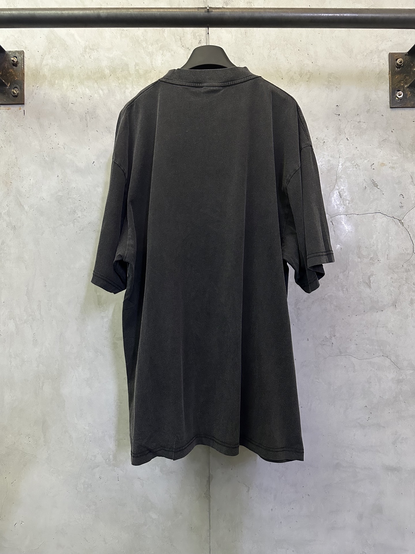 Balenciaga Balenciaga 巴黎世家 25ss 梵文刺绣洗水做旧短袖T恤