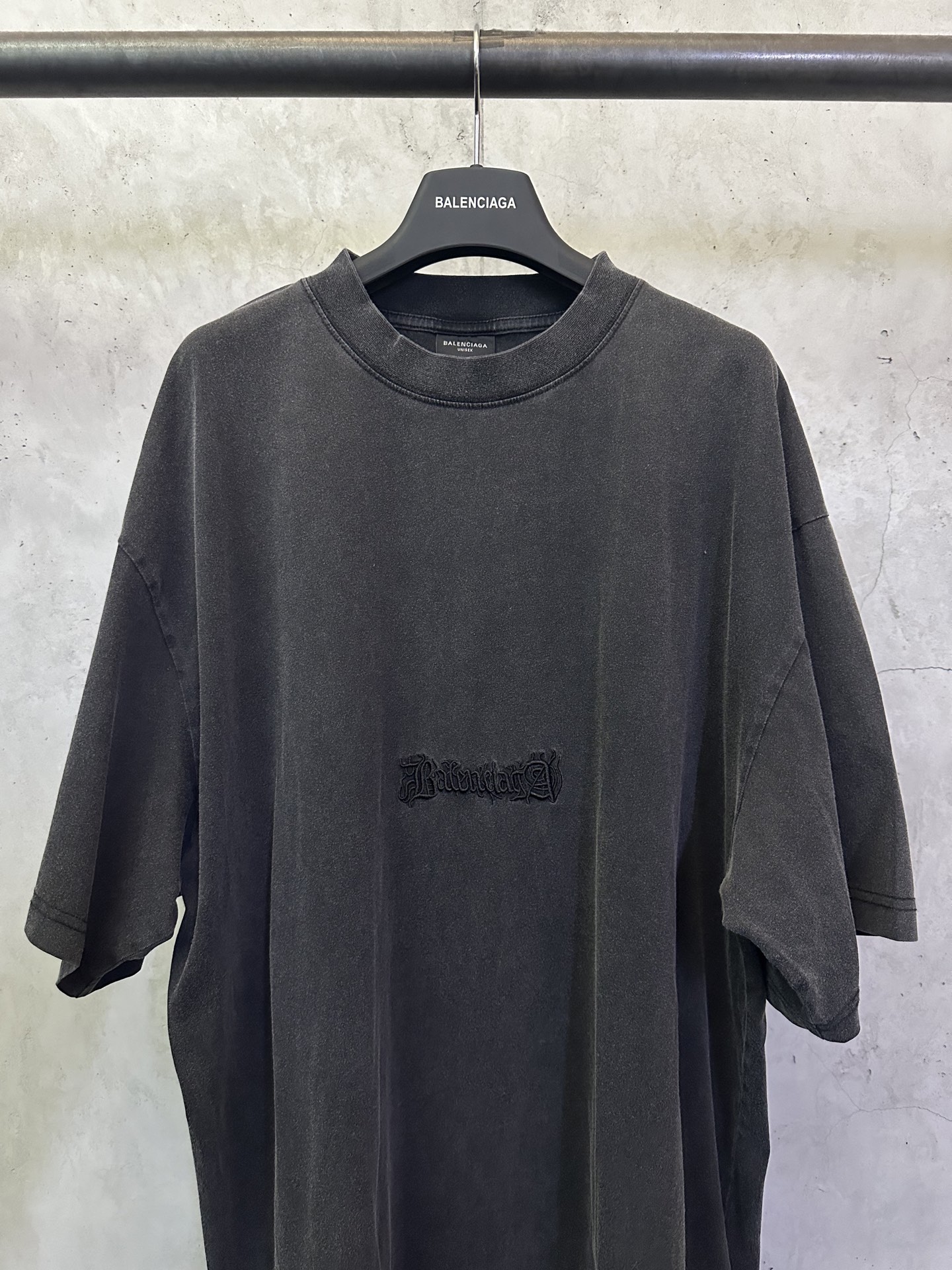 Balenciaga Balenciaga 巴黎世家 25ss 梵文刺绣洗水做旧短袖T恤