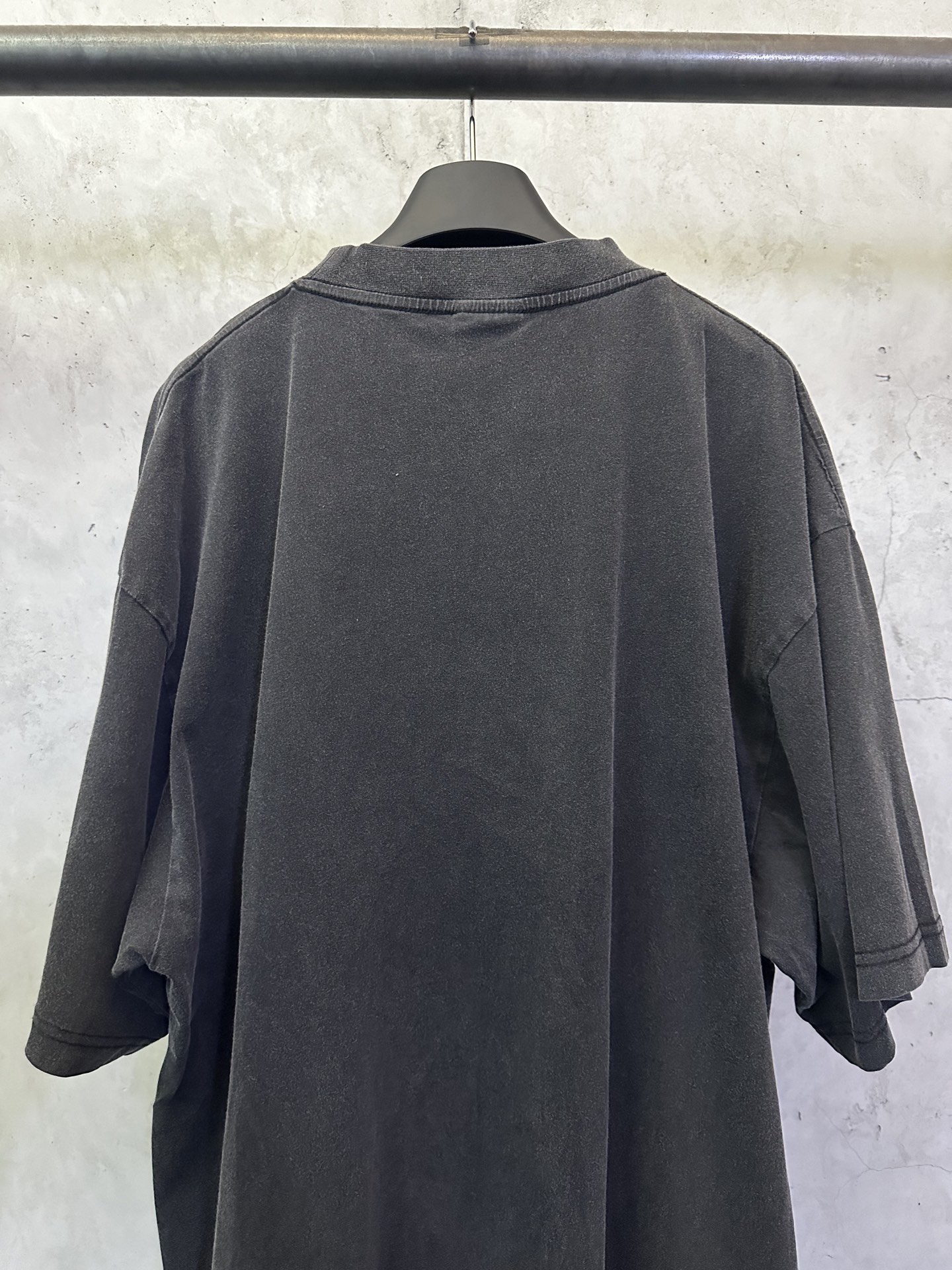 Balenciaga Balenciaga 巴黎世家 25ss 梵文刺绣洗水做旧短袖T恤
