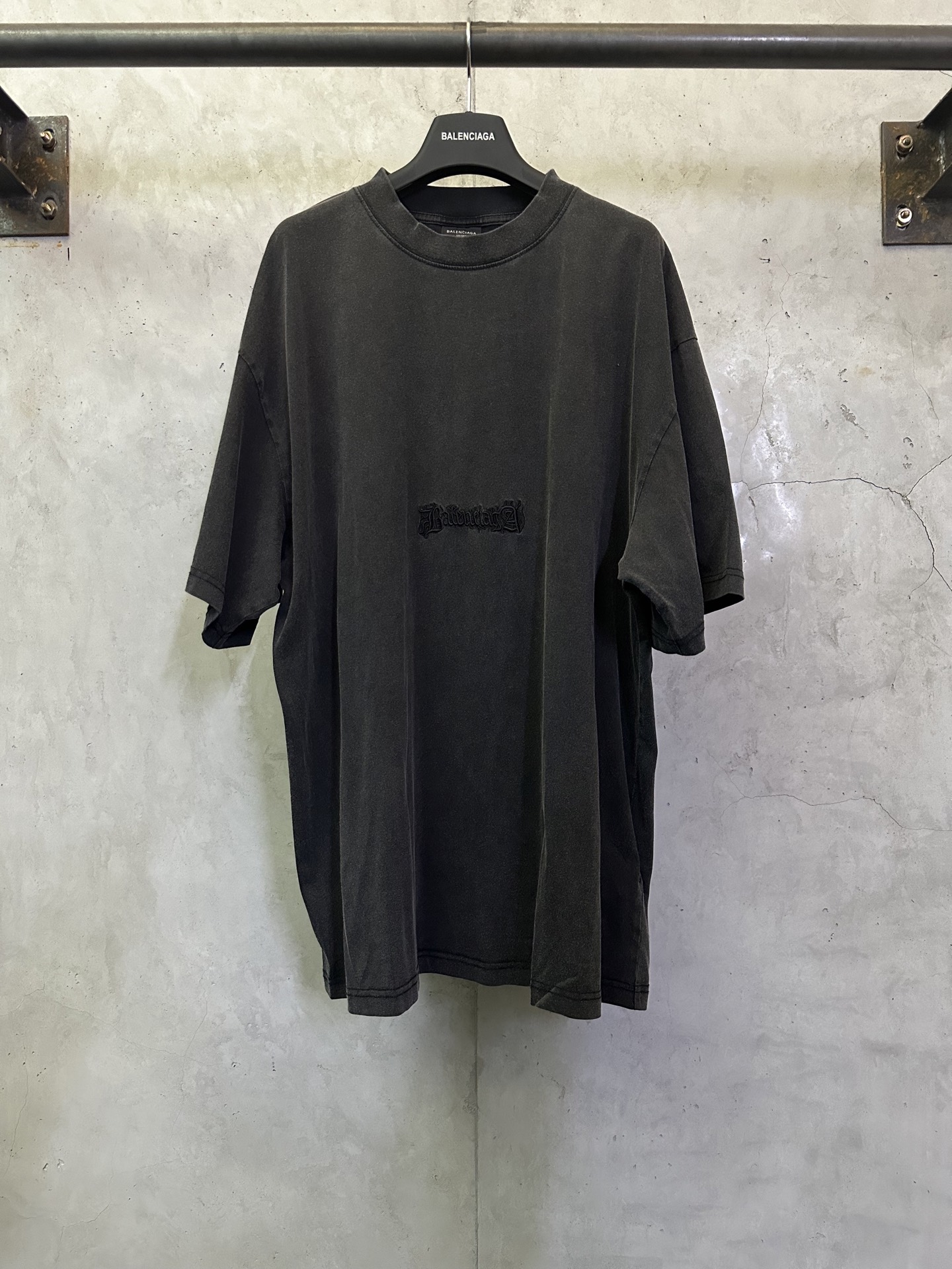 Balenciaga Balenciaga 巴黎世家 25ss 梵文刺绣洗水做旧短袖T恤