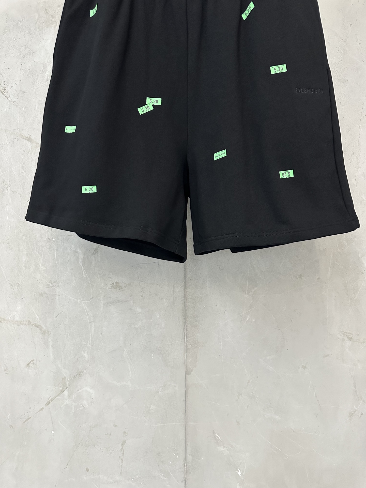 Balenciaga Balenciaga 巴黎世家 26ss 520情人节款短裤套装