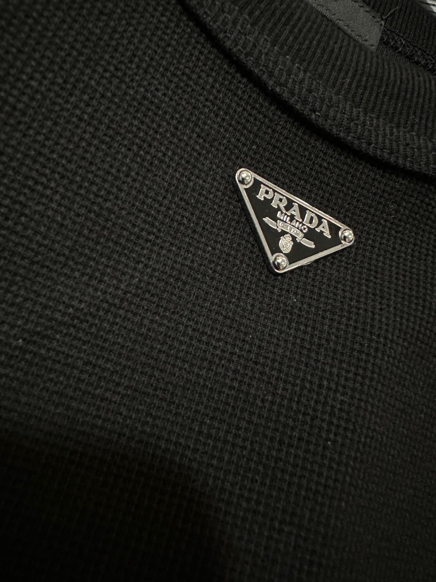Prada PRADA普拉达 ss26 修身小领标短袖T恤