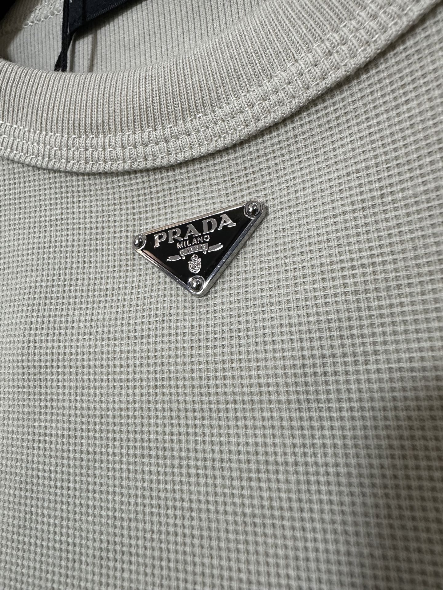 Prada PRADA普拉达 ss26 修身小领标短袖T恤