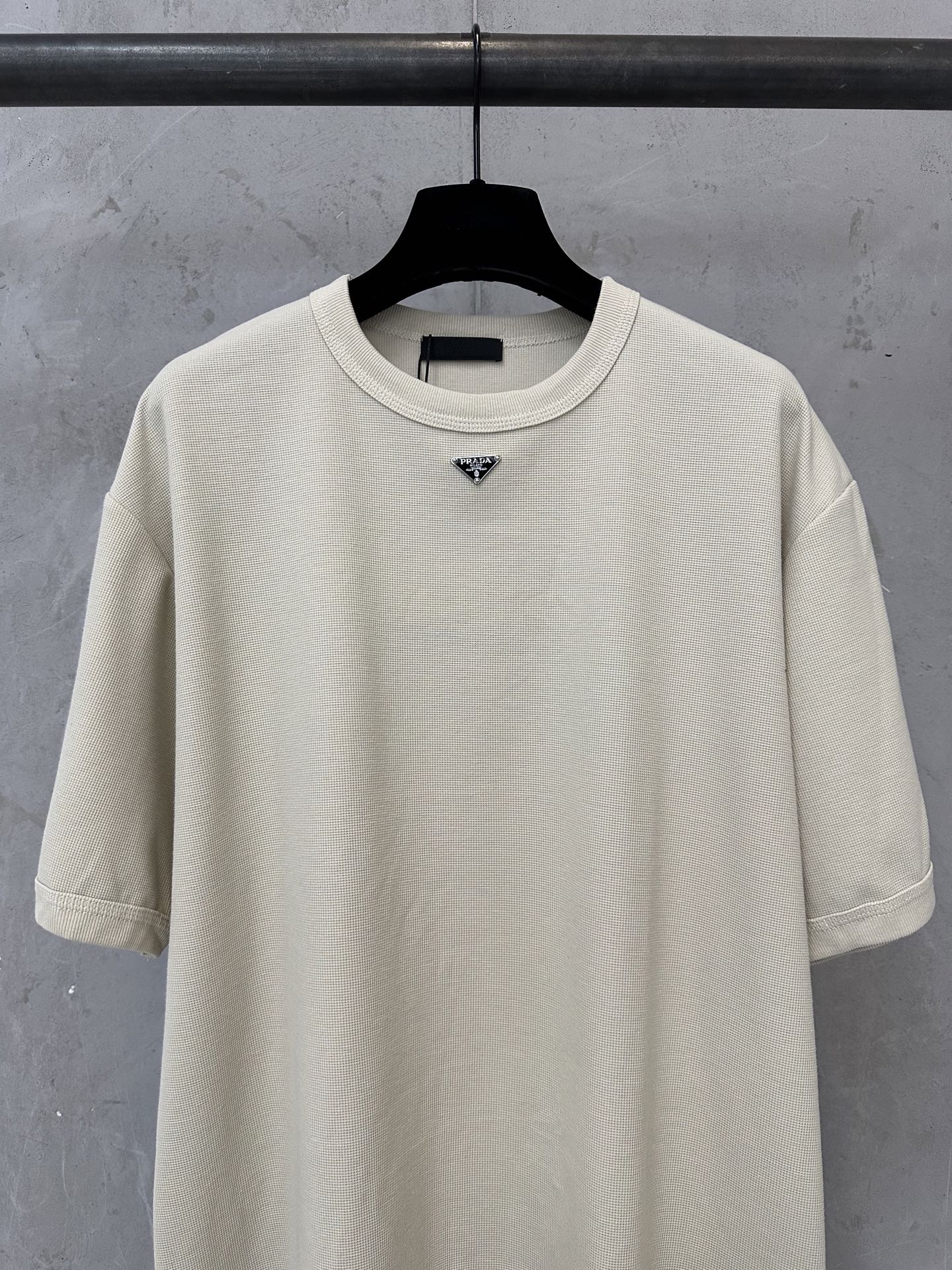 Prada PRADA普拉达 ss26 修身小领标短袖T恤