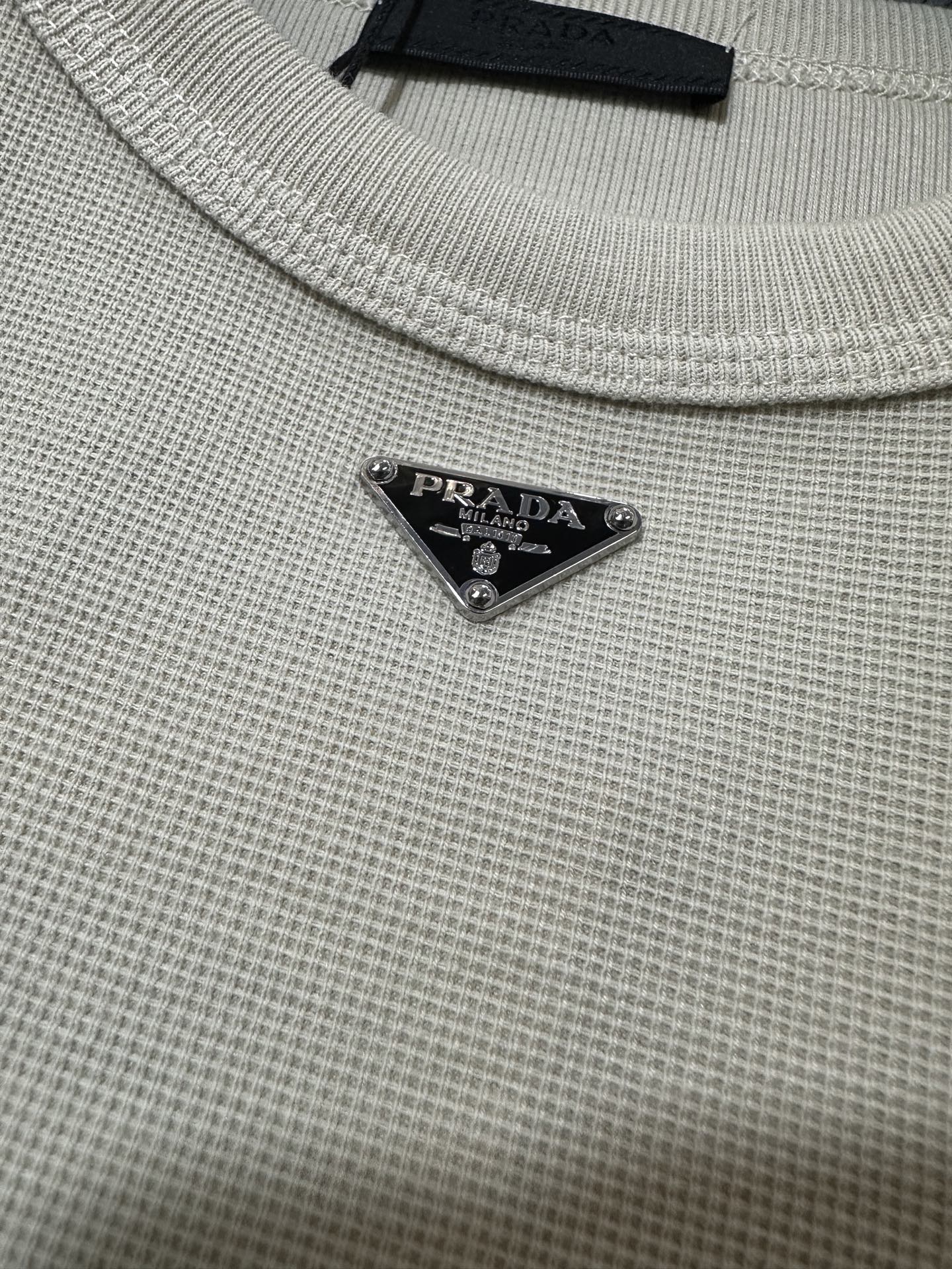 Prada PRADA普拉达 ss26 修身小领标短袖T恤