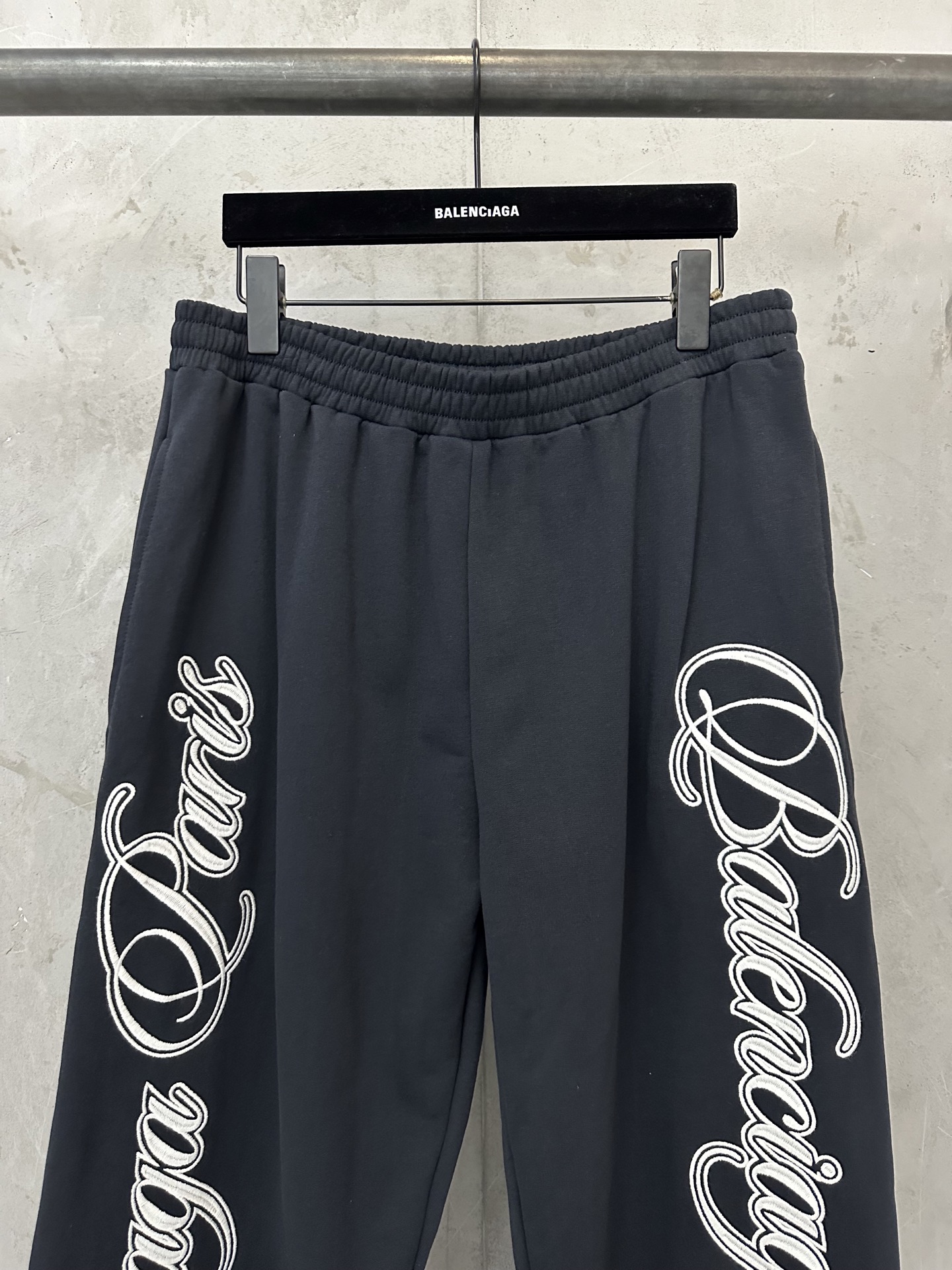 Balenciaga Balenciaga 巴黎世家 26ss 大logo刺绣休闲长裤