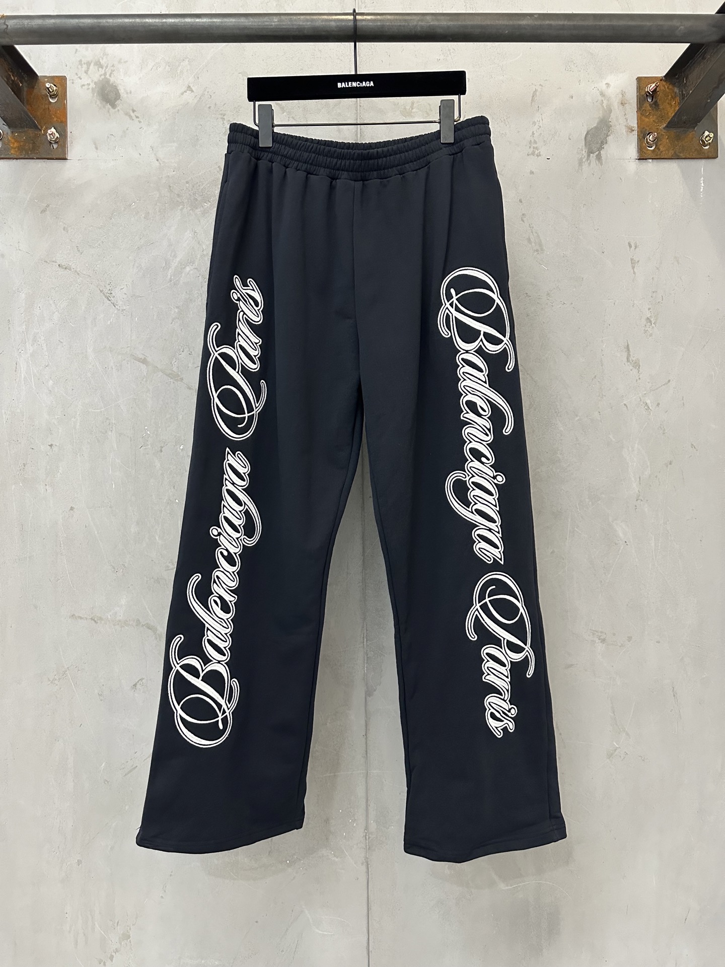 Balenciaga Balenciaga 巴黎世家 26ss 大logo刺绣休闲长裤