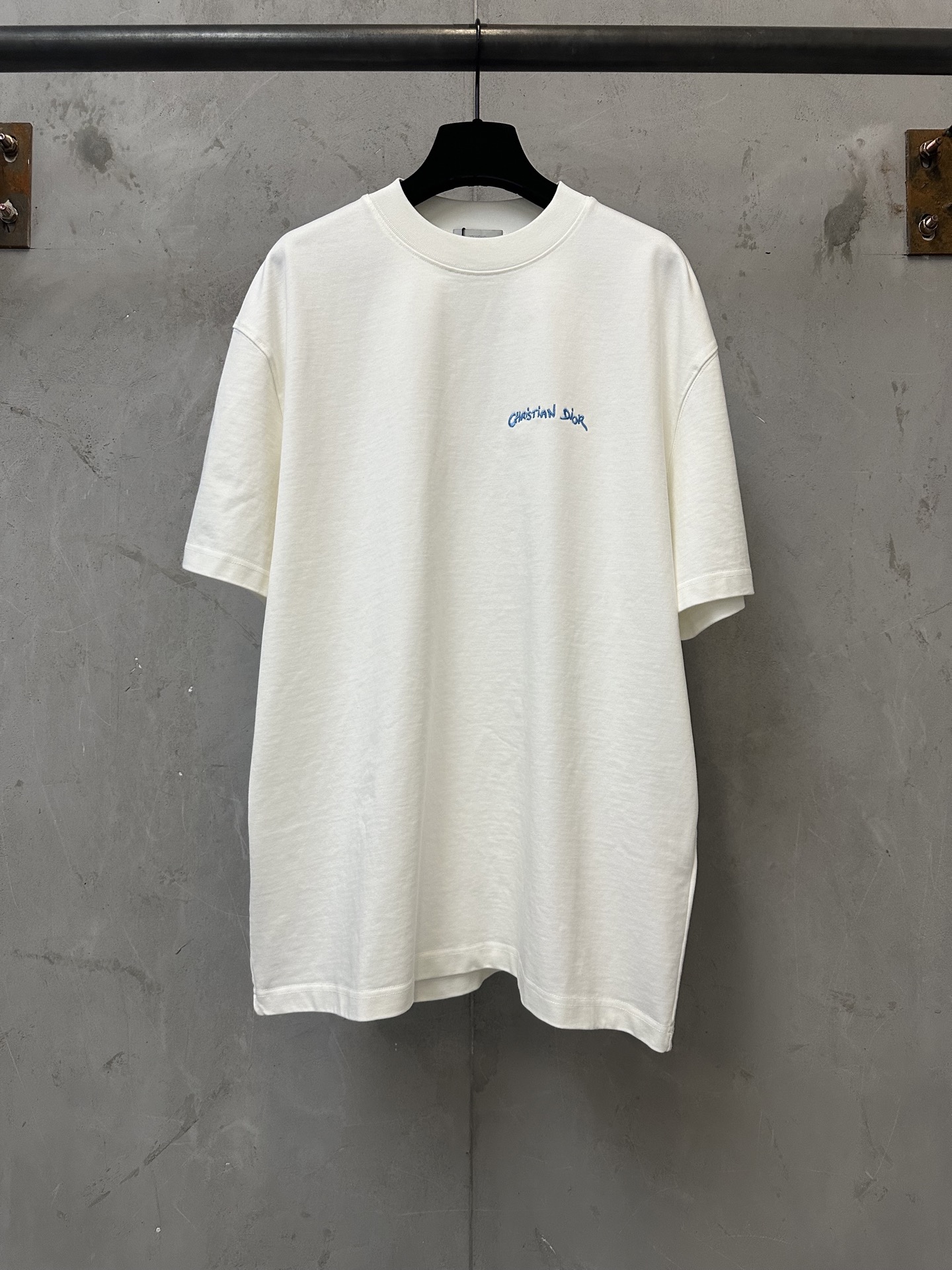@140 - Nuevo modelo de verano, camiseta pesada de manga corta Dior 26ss con logo de letra de color liso bordado de 400 …