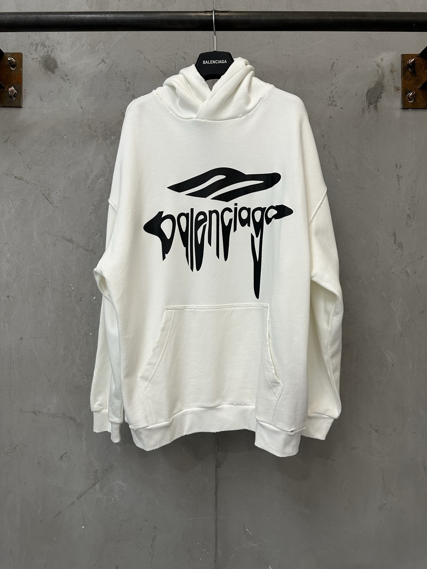 P205 Balenciaga Sudadera con capucha y logo estampado Tejido: Confeccionado en tejido lavado de 420g Herrajes personali…