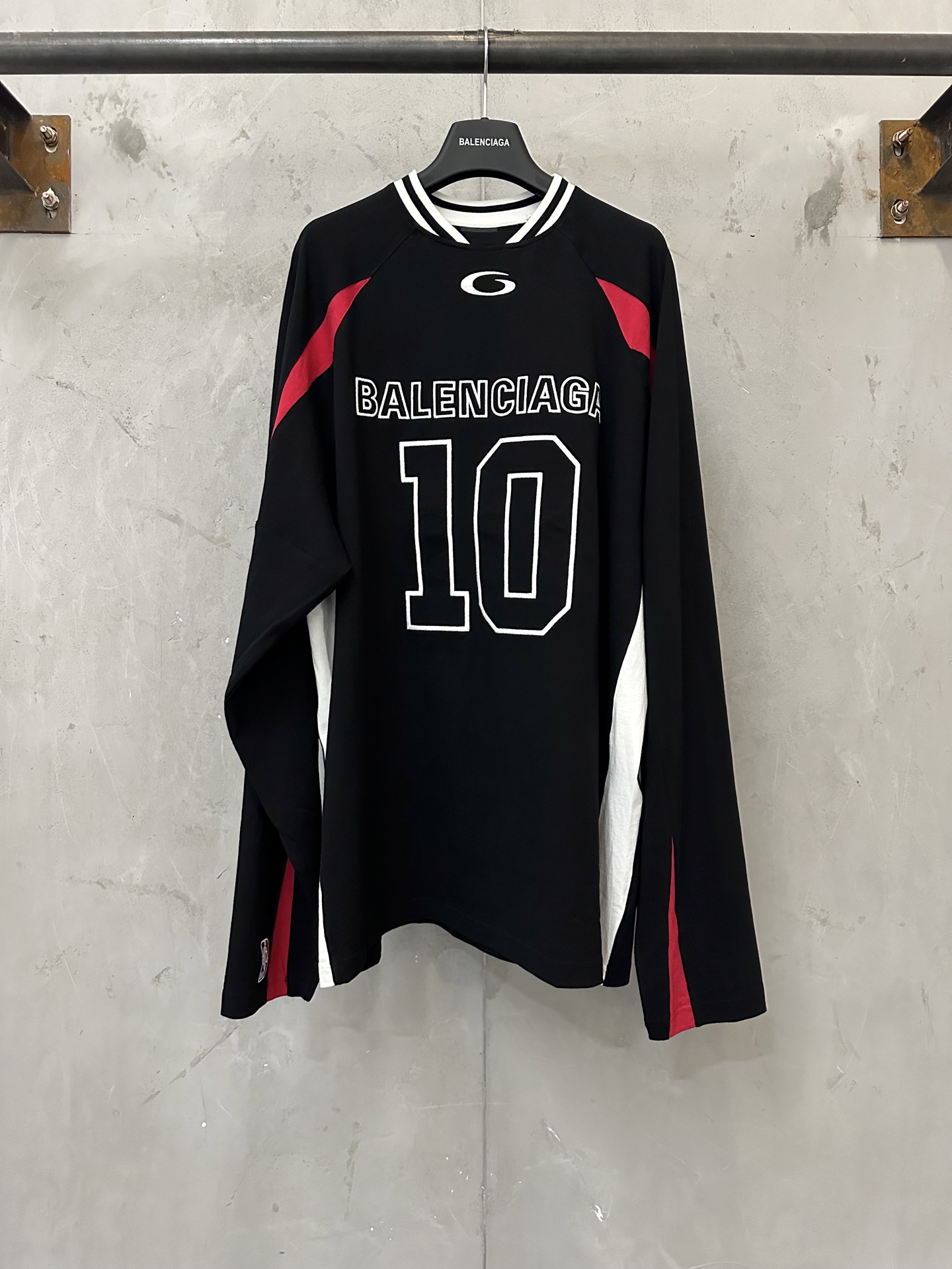 P205 Balenciaga Balenciaga FW26 NBA serie de marca compartida No. 10 camiseta Camiseta de baloncesto con cuello en V Ca…