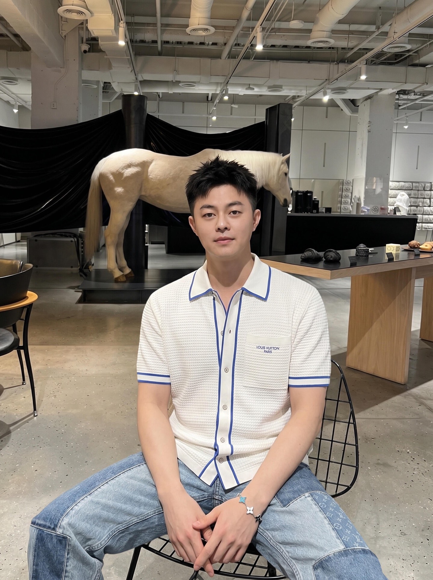 루이비통 26SS 남성 반팔 154964 Louis Vuitton T Shirt 상세 이미지 21