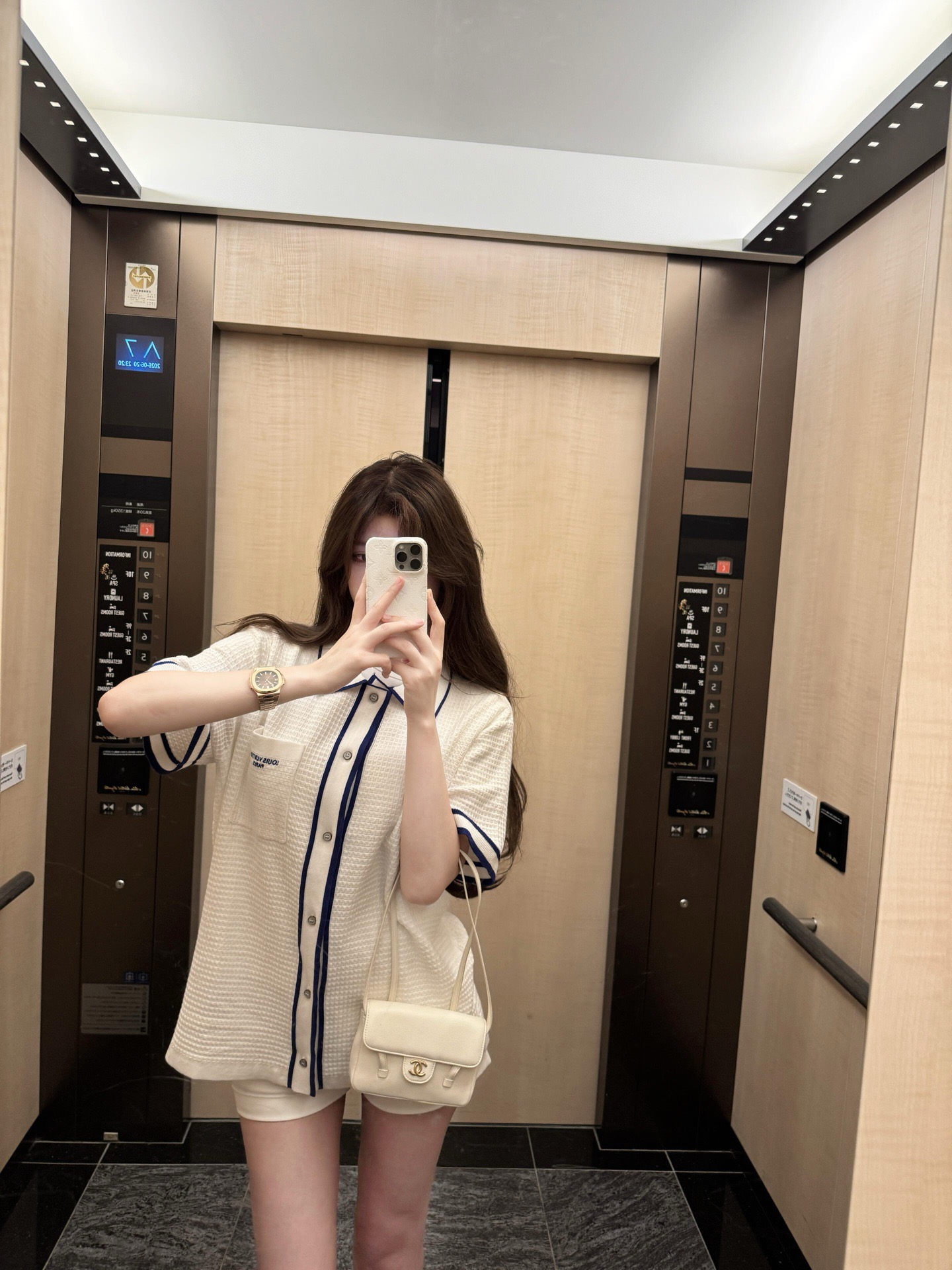 루이비통 26SS 남성 반팔 154964 Louis Vuitton T Shirt 상세 이미지 18