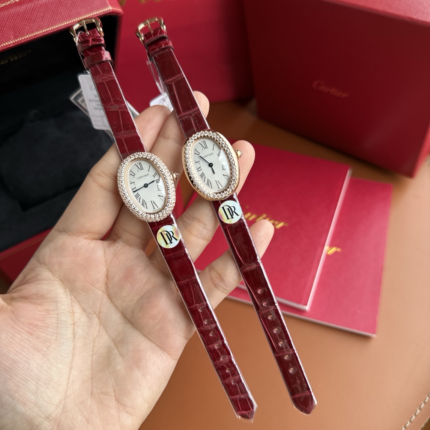 NO:586510,DR Cartier bathtub new model Cartier Geneva new model rose gold full diamond vs rose gold single diamond,,cartier19860909DR卡地亚浴缸新款 卡地亚日内瓦新款 玫瑰金满钻 vs 玫瑰金单钻,,cartier,Watch