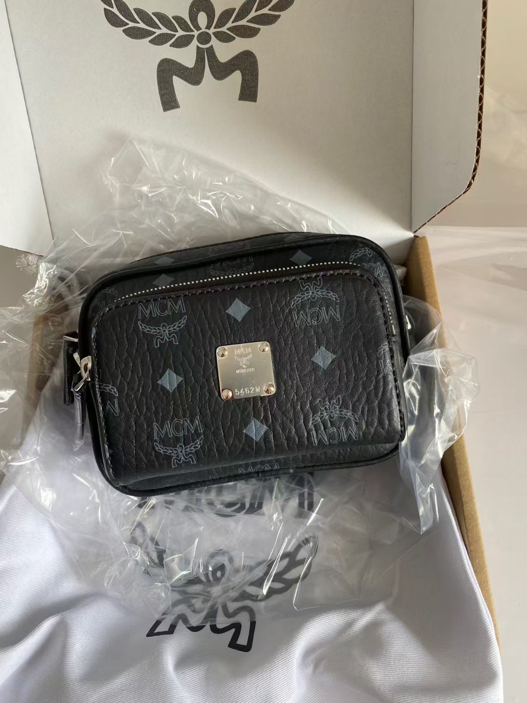 MCM MCM赵丽颖同款质量升级运用精巧技艺所打造的