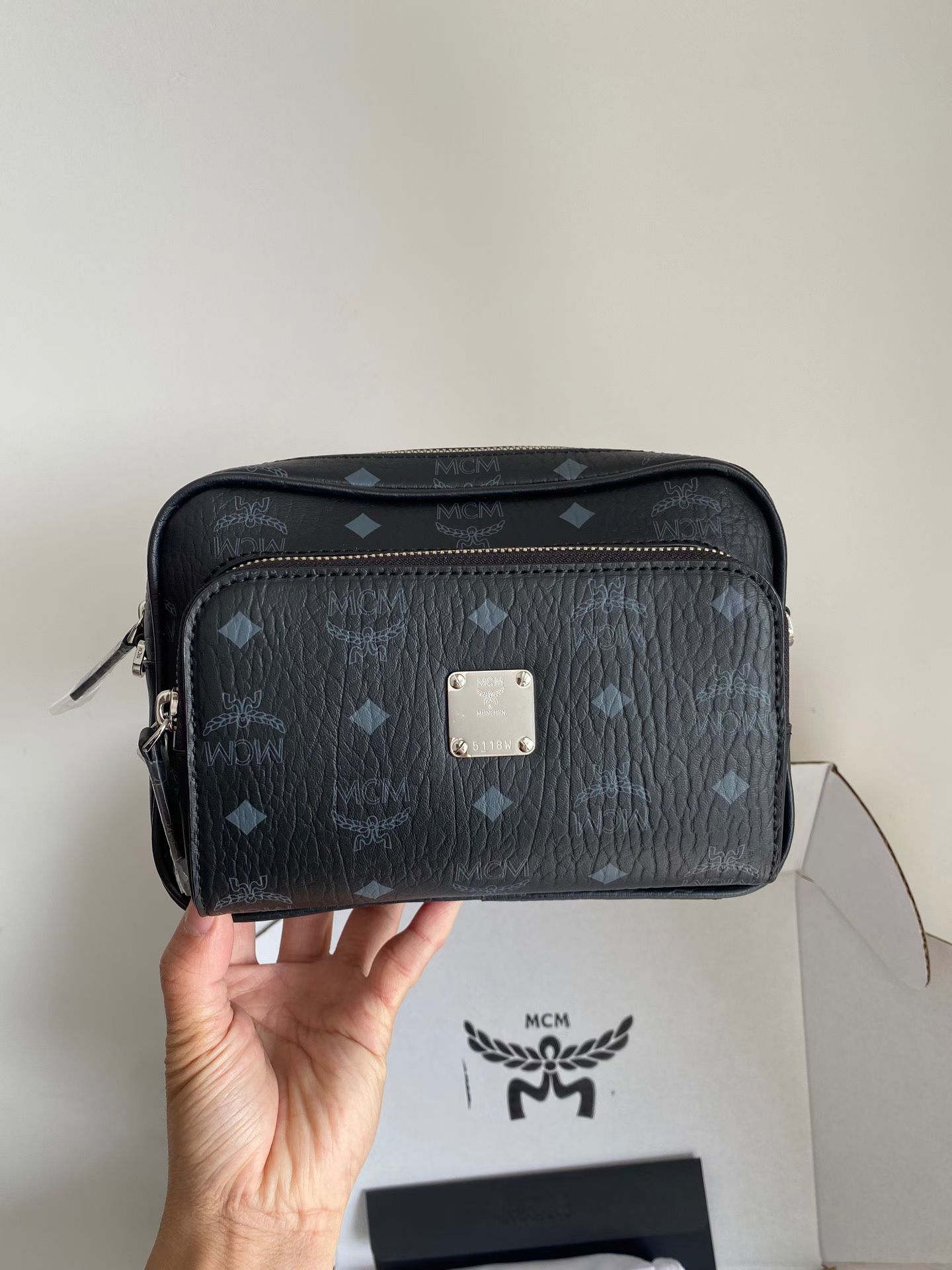 MCM 小号【MCM赵丽颖同款质量升级】运用精巧技艺所打造的