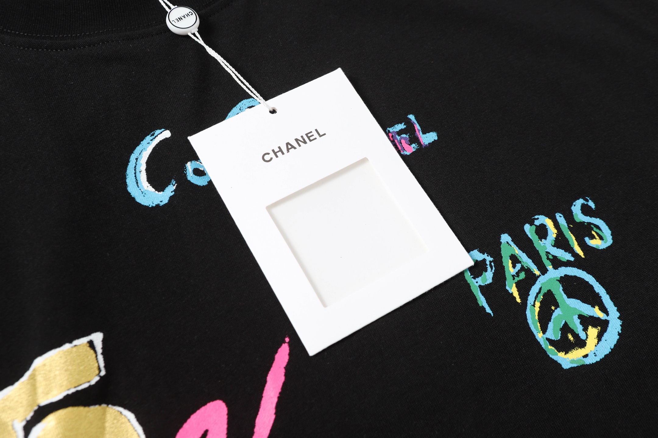 High-Quality Chanel 25ss Graffiti Short Sleeves in New Colors: Fabric, Size, and More - 图片 3