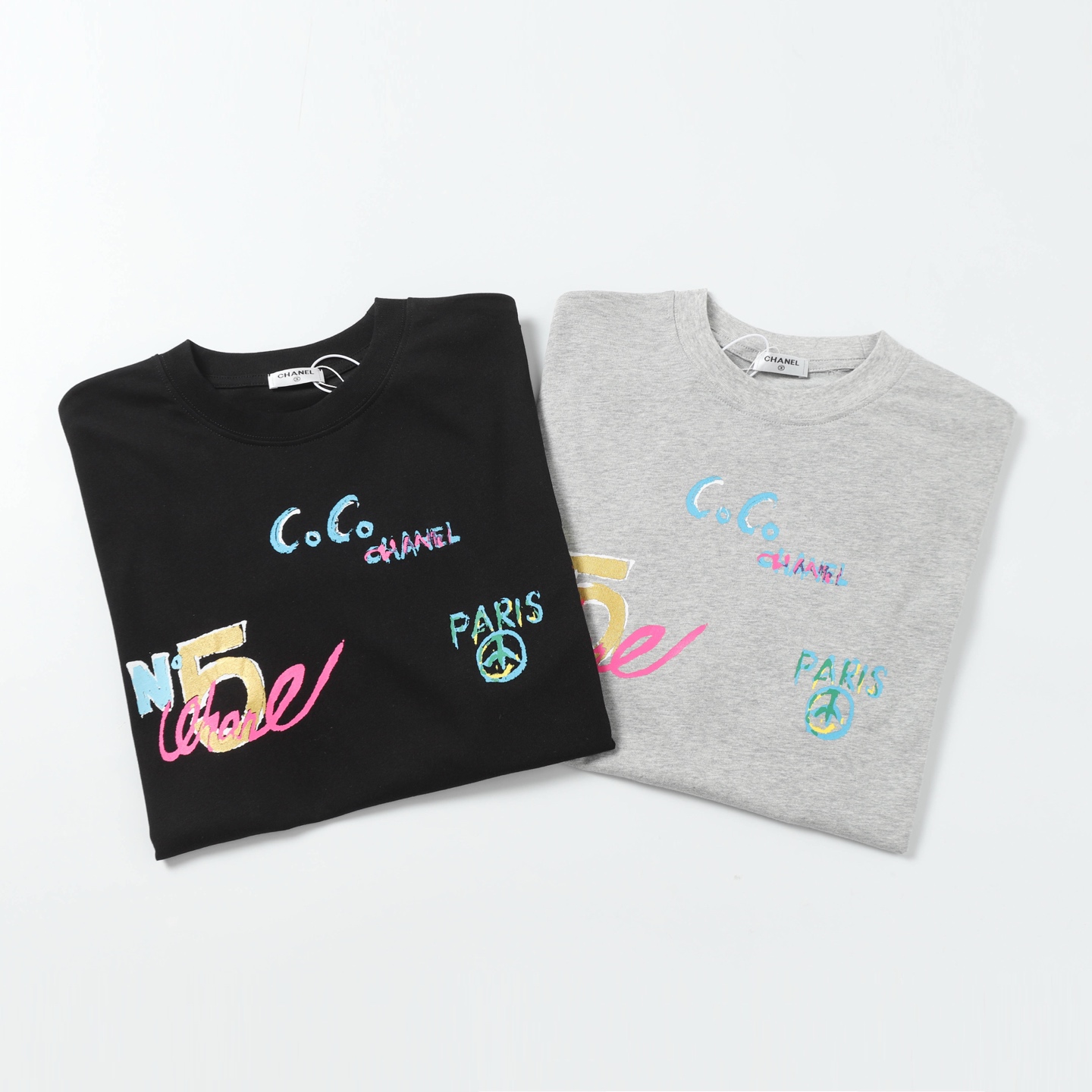 High-Quality Chanel Graffiti Short Sleeves in New Colors, Fabric, Size, and Colors Details - 图片 8
