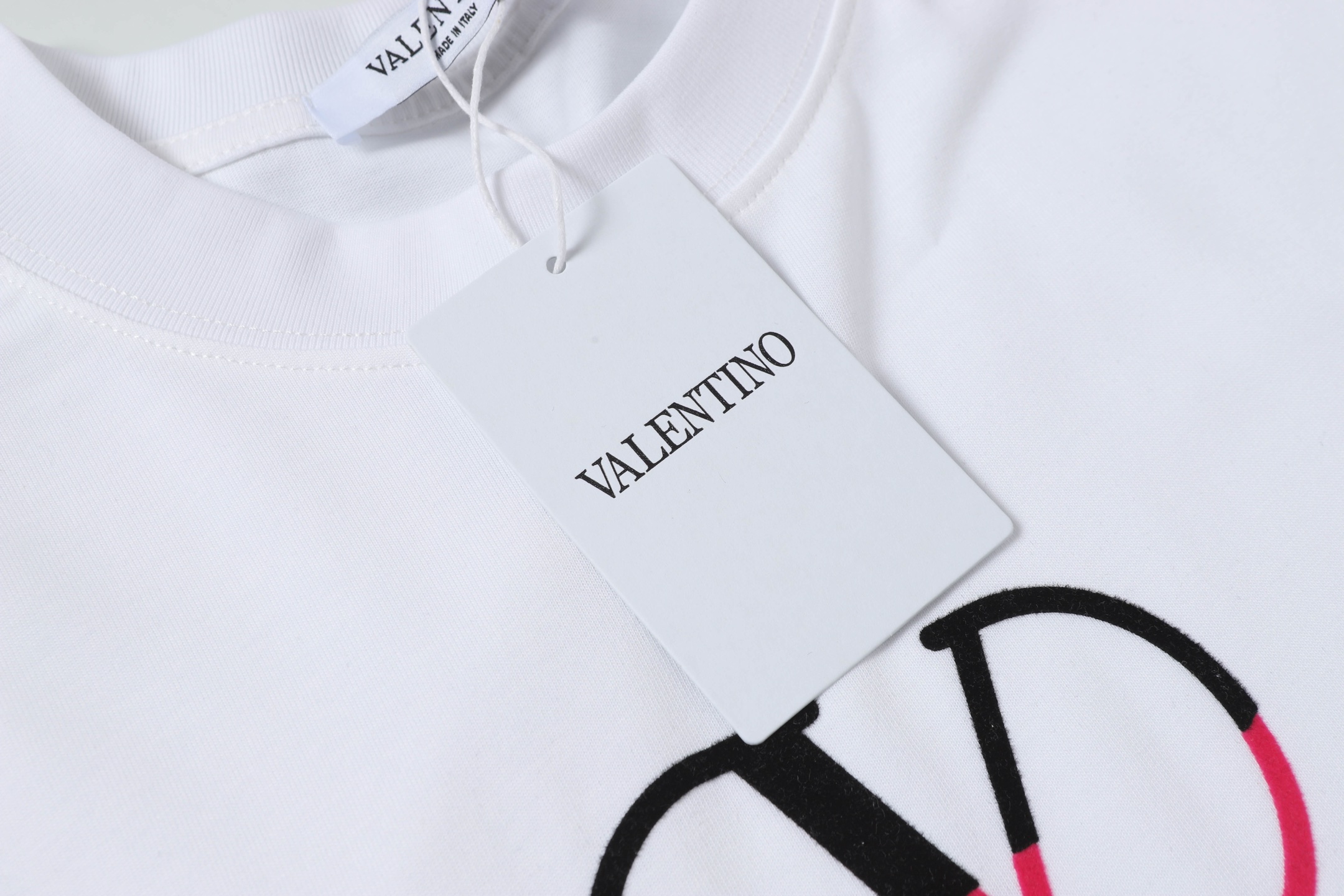 Valentino 25SS Cotton Fabric with Solona Screws, Sizes S-XXL in Black and White - 图片 3