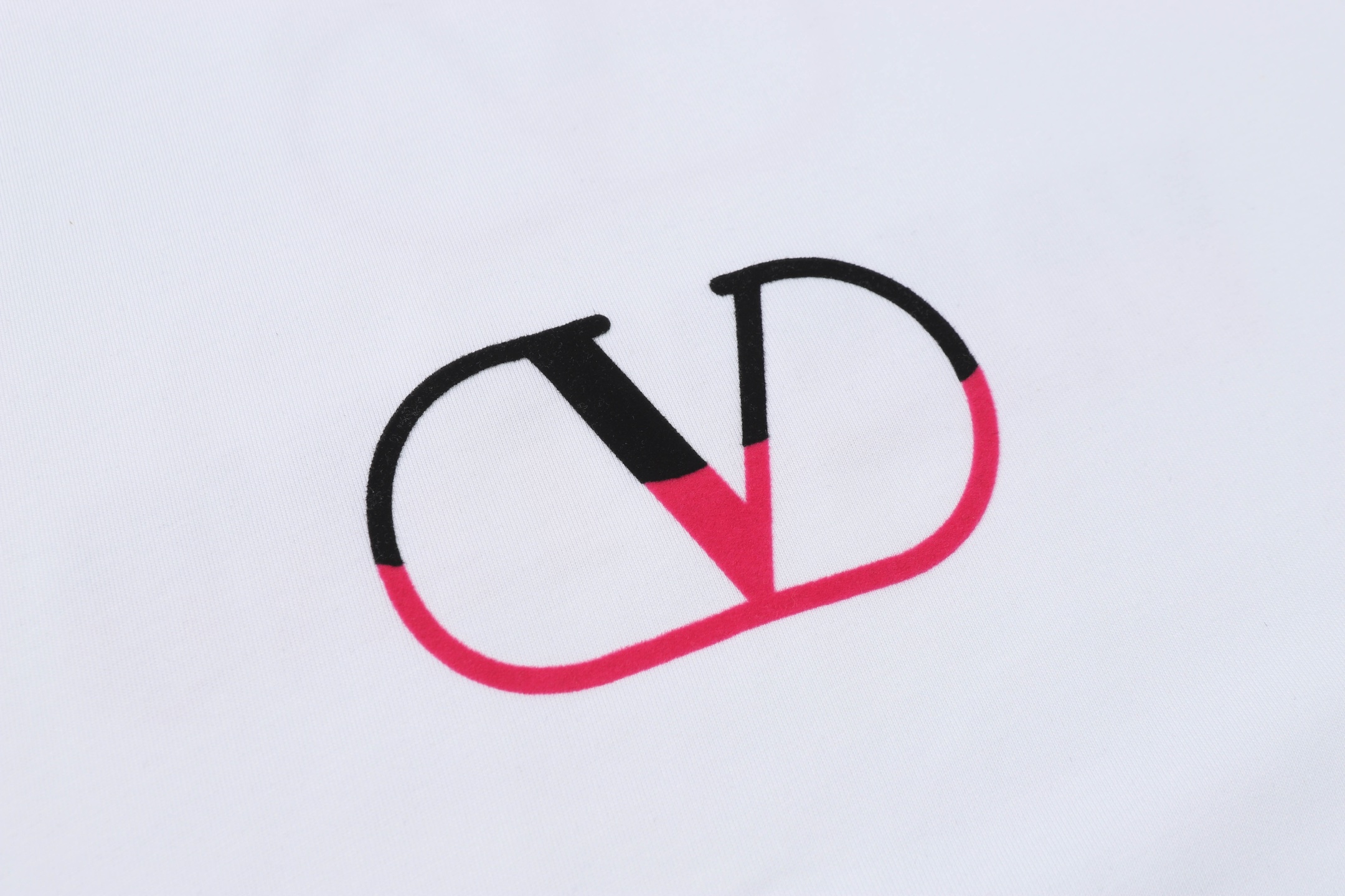 Valentino 25SS Cotton Fabric with Solona Screws, Sizes S-XXL in Black and White - 图片 5