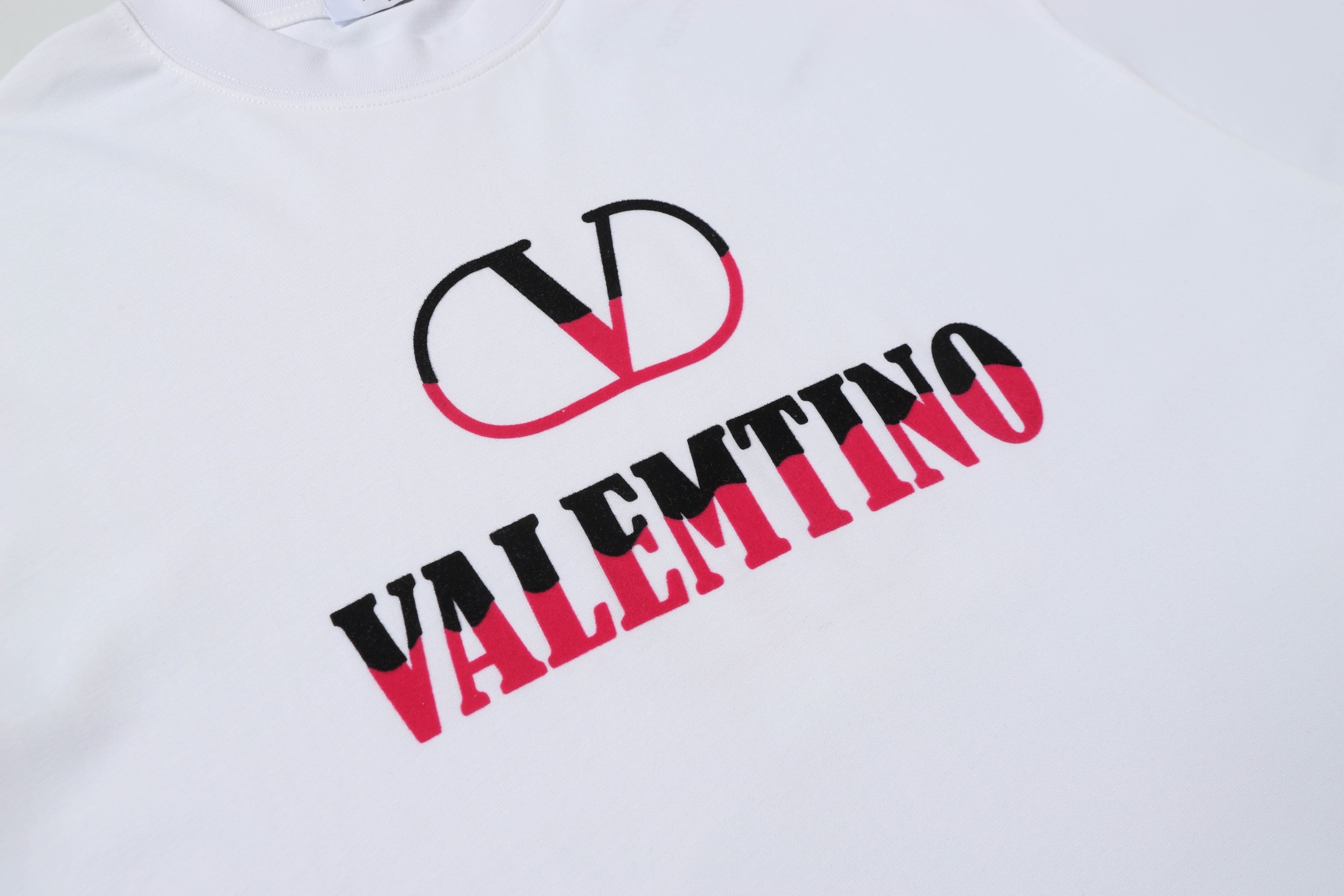 Valentino 25SS Cotton Fabric with Solona Screws, Sizes S-XXL in Black and White - 图片 4