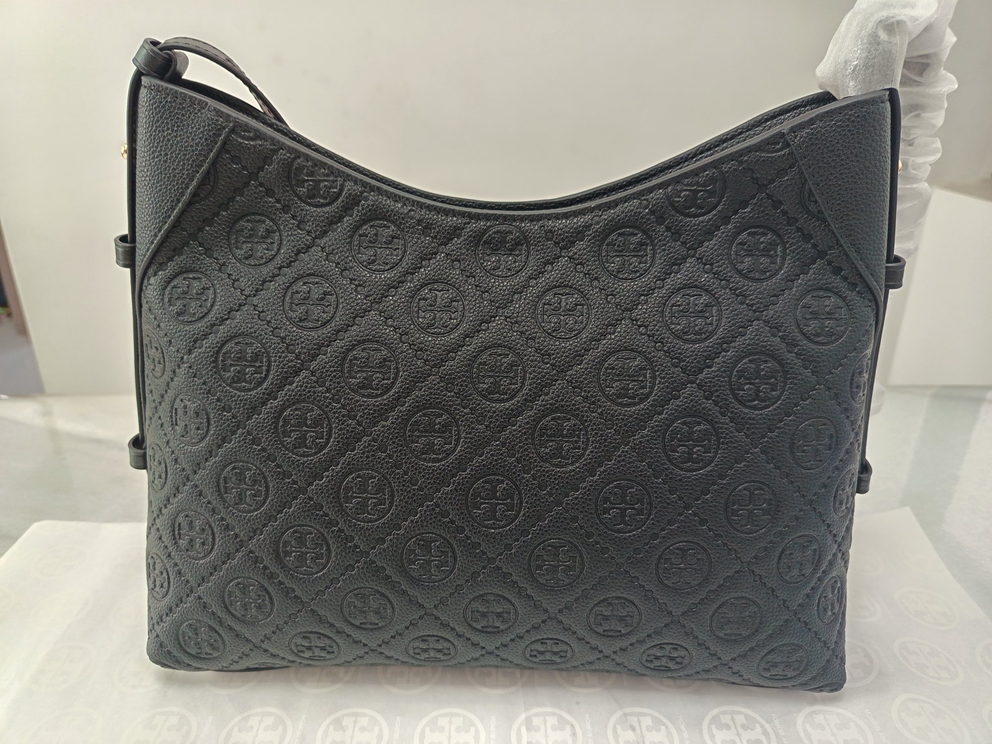 Tory Burch ～TB新款T monogram压花手提肩背包女包 压花工艺 实用性强的包款 肩带两边可调节长短