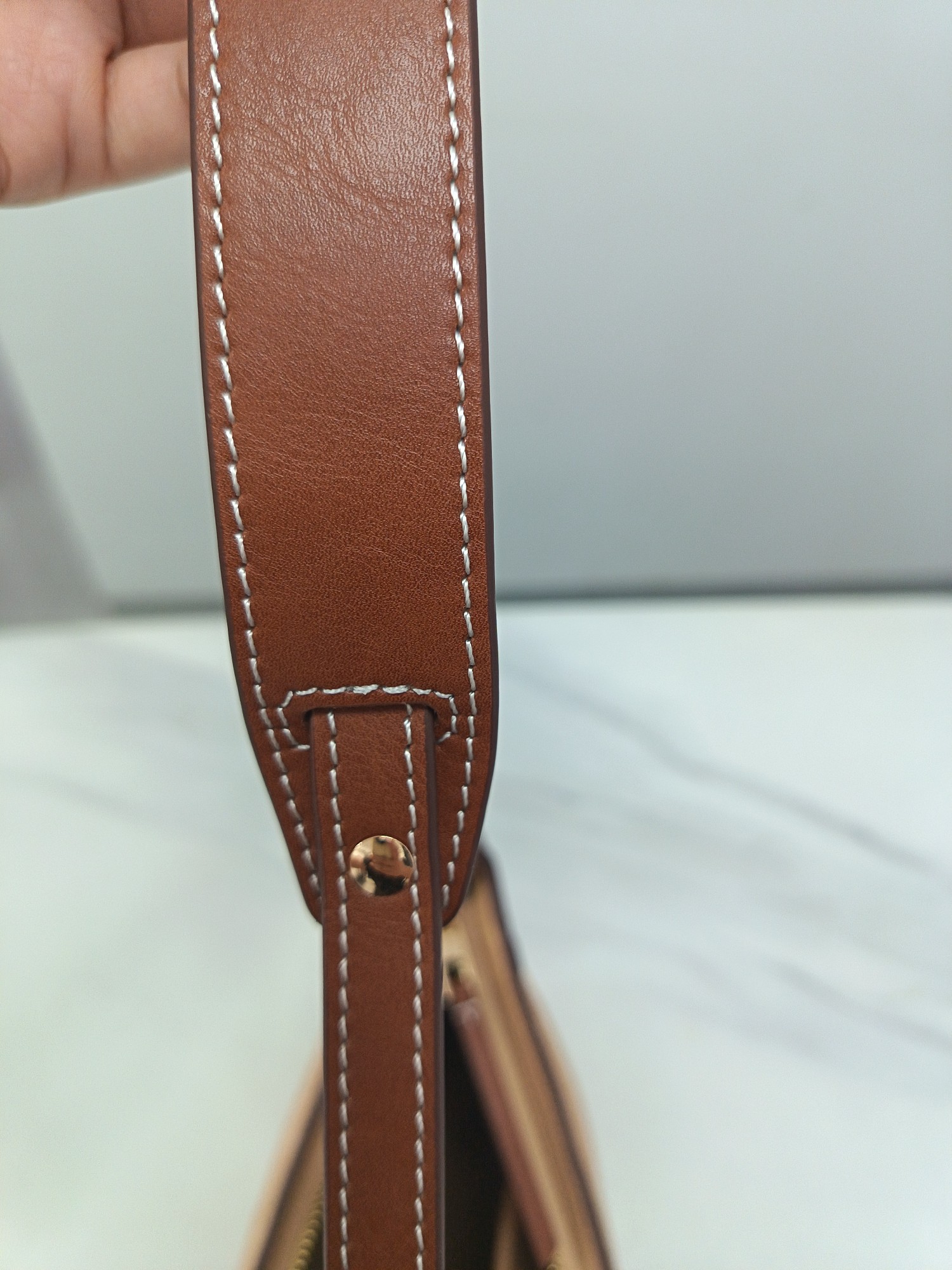 Tory Burch ～TB新款T monogram压花手提肩背包女包 压花工艺 实用性强的包款 肩带两边可调节长短