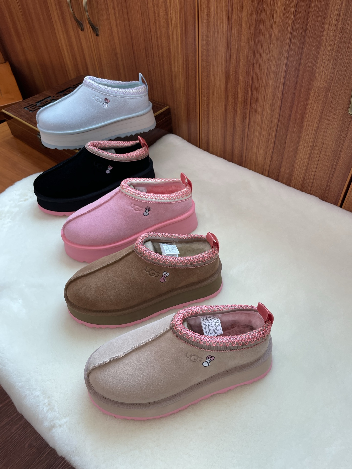 UGG Tazz油叽叽#秋冬新品塔茨TAzz厚底羊毛 毛拖鞋一脚蹬毛毛鞋雪地靴🧶 新款毛拖采用民族风编织
