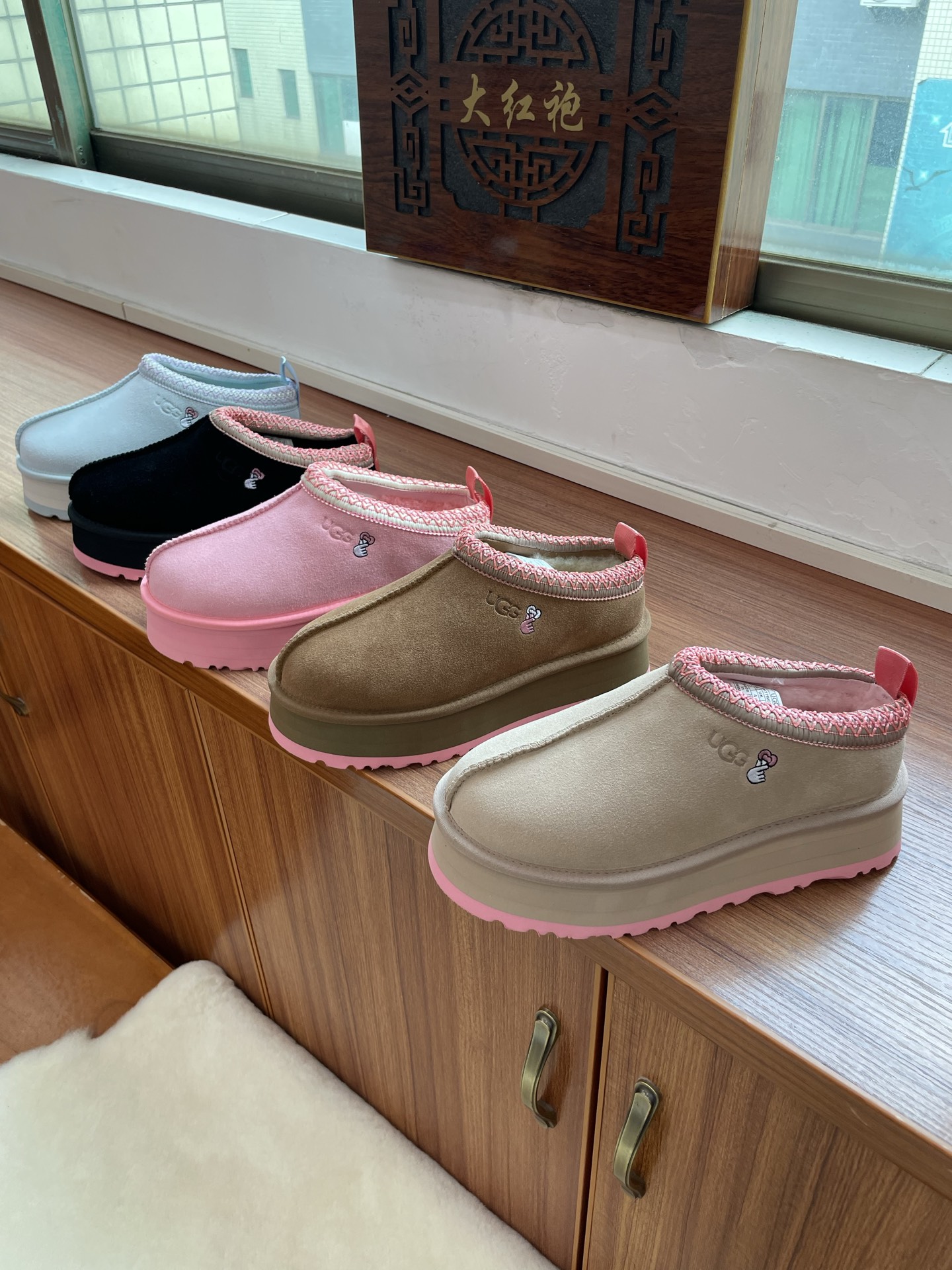 UGG Tazz油叽叽#秋冬新品塔茨TAzz厚底羊毛 毛拖鞋一脚蹬毛毛鞋雪地靴🧶 新款毛拖采用民族风编织