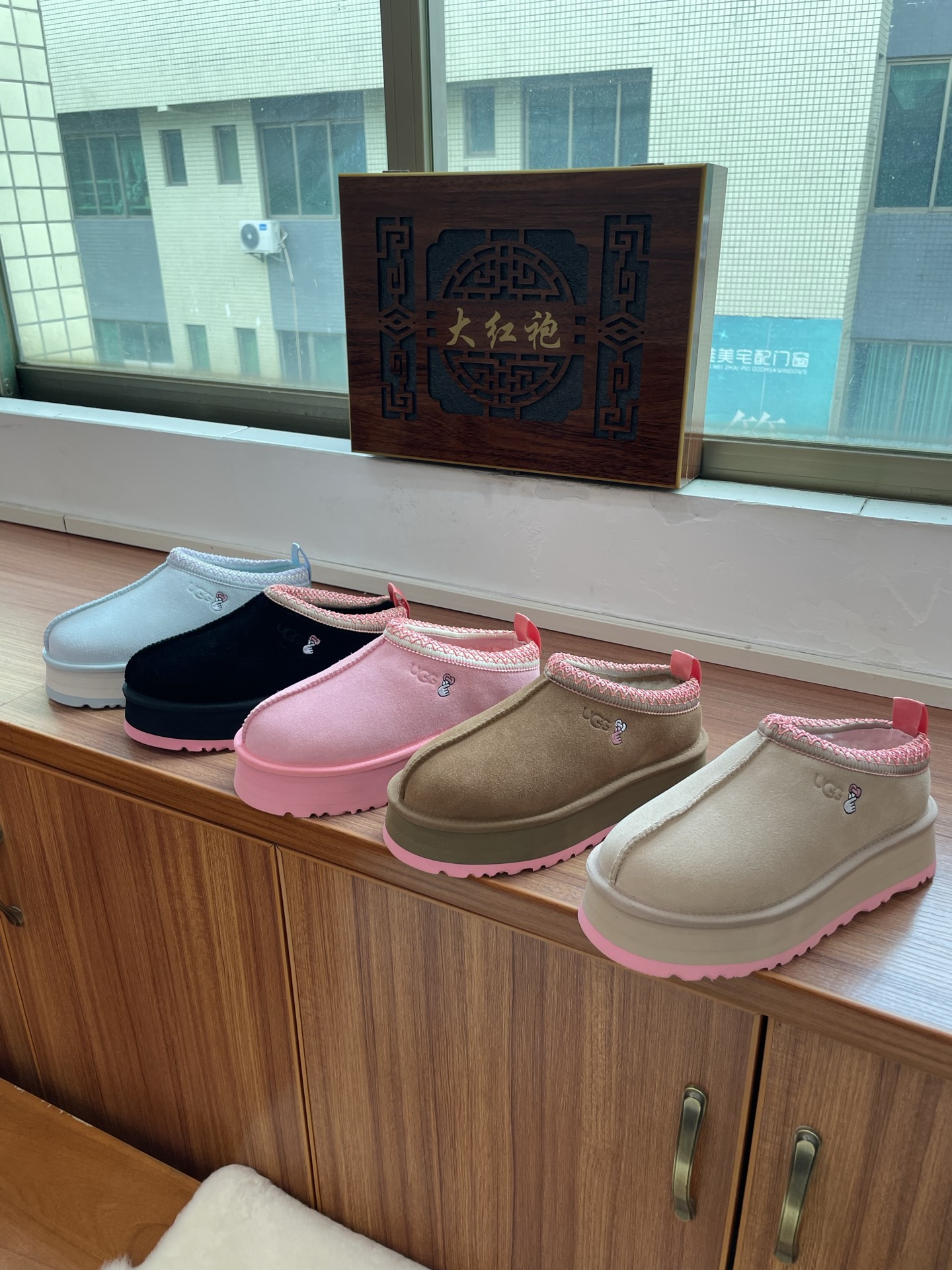 UGG Tazz油叽叽#秋冬新品塔茨TAzz厚底羊毛 毛拖鞋一脚蹬毛毛鞋雪地靴🧶 新款毛拖采用民族风编织