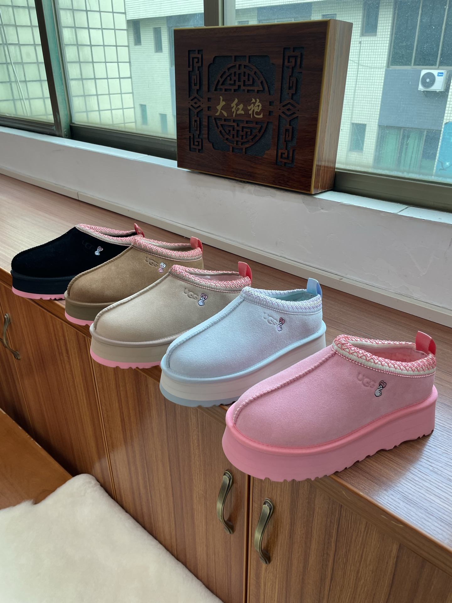 UGG Tazz油叽叽#秋冬新品塔茨TAzz厚底羊毛 毛拖鞋一脚蹬毛毛鞋雪地靴🧶 新款毛拖采用民族风编织