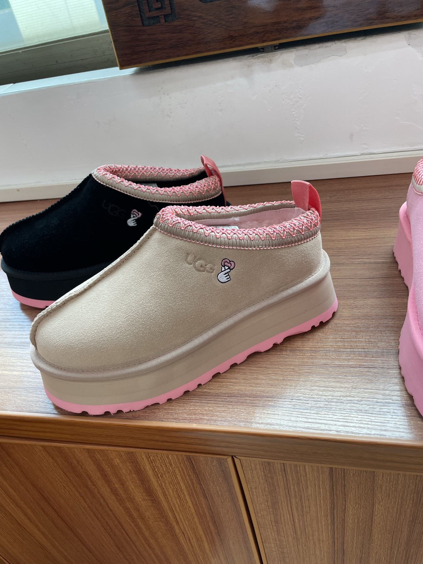 UGG Tazz油叽叽#秋冬新品塔茨TAzz厚底羊毛 毛拖鞋一脚蹬毛毛鞋雪地靴🧶 新款毛拖采用民族风编织