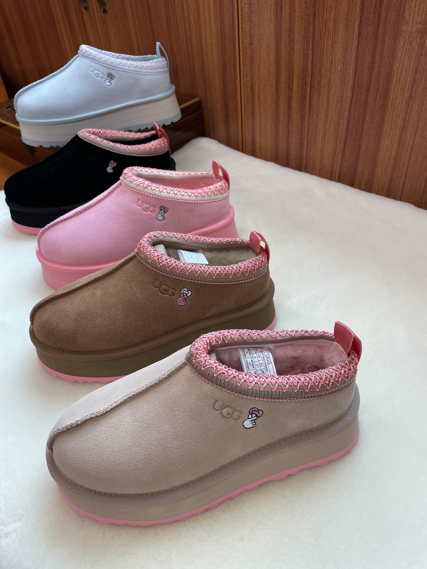 UGG Tazz油叽叽#秋冬新品塔茨TAzz厚底羊毛 毛拖鞋一脚蹬毛毛鞋雪地靴🧶 新款毛拖采用民族风编织