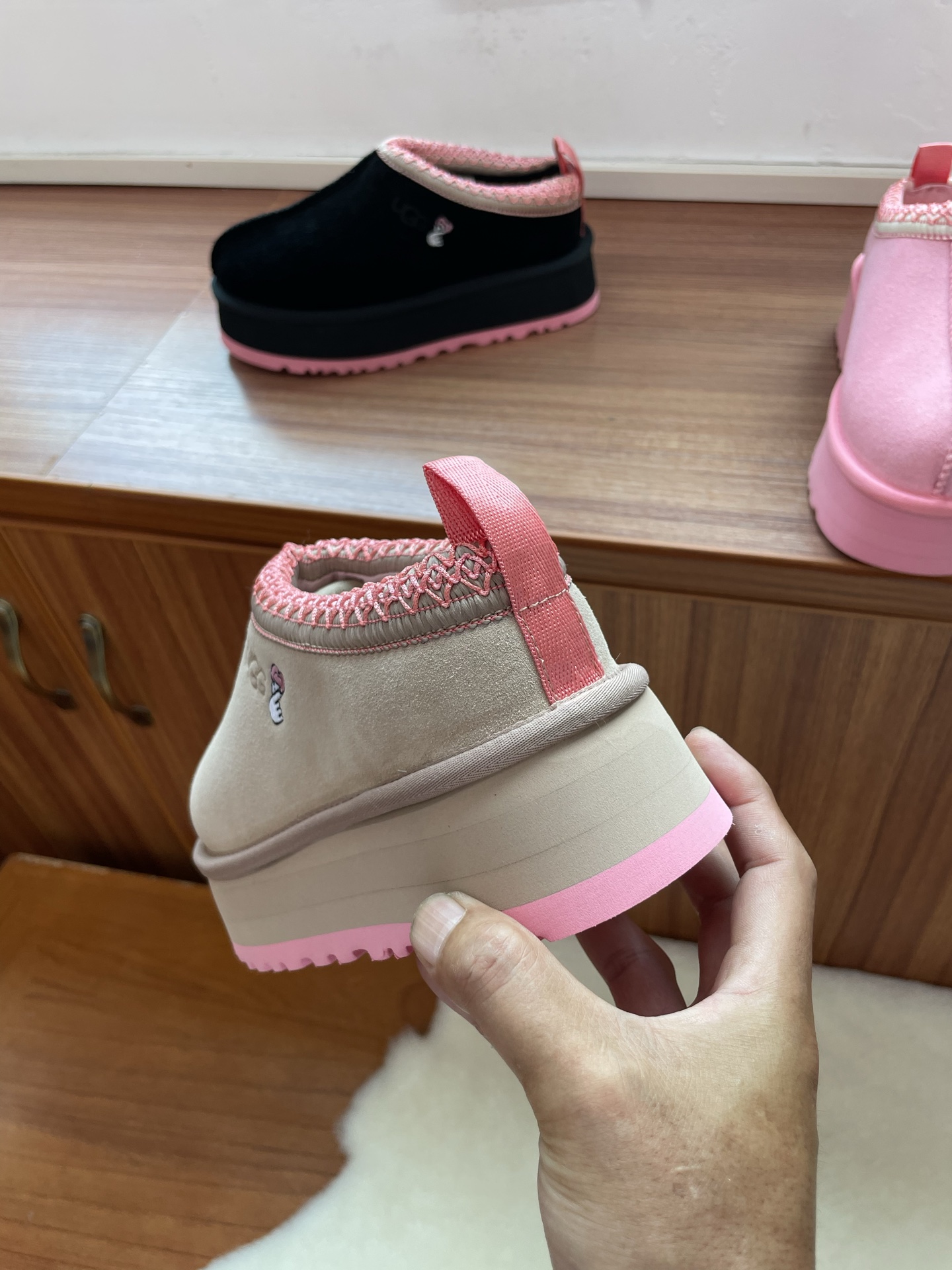 UGG Tazz油叽叽#秋冬新品塔茨TAzz厚底羊毛 毛拖鞋一脚蹬毛毛鞋雪地靴🧶 新款毛拖采用民族风编织
