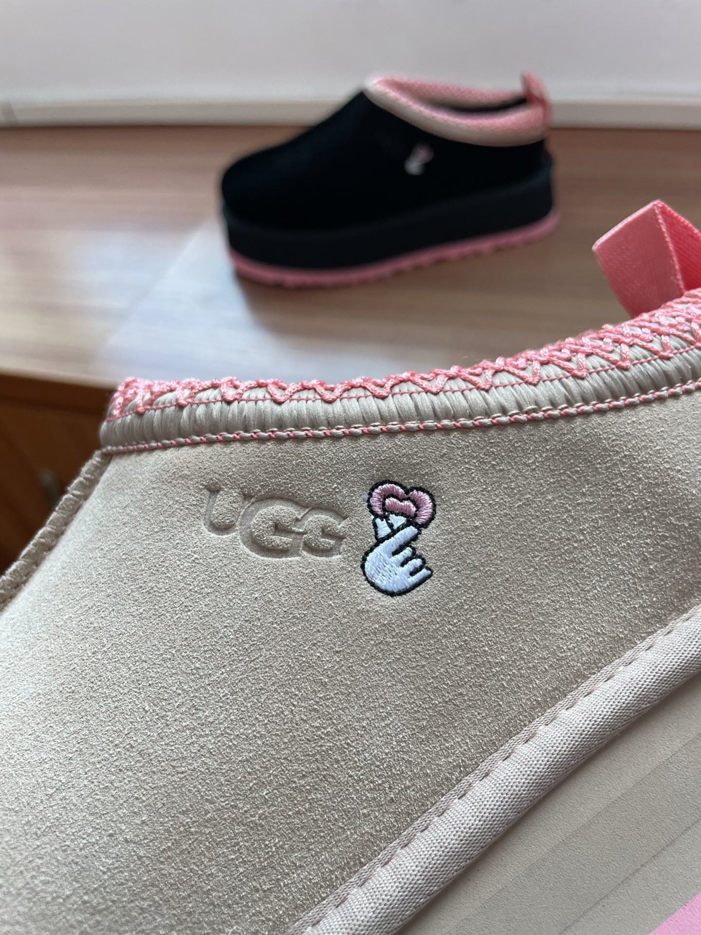 UGG Tazz油叽叽#秋冬新品塔茨TAzz厚底羊毛 毛拖鞋一脚蹬毛毛鞋雪地靴🧶 新款毛拖采用民族风编织