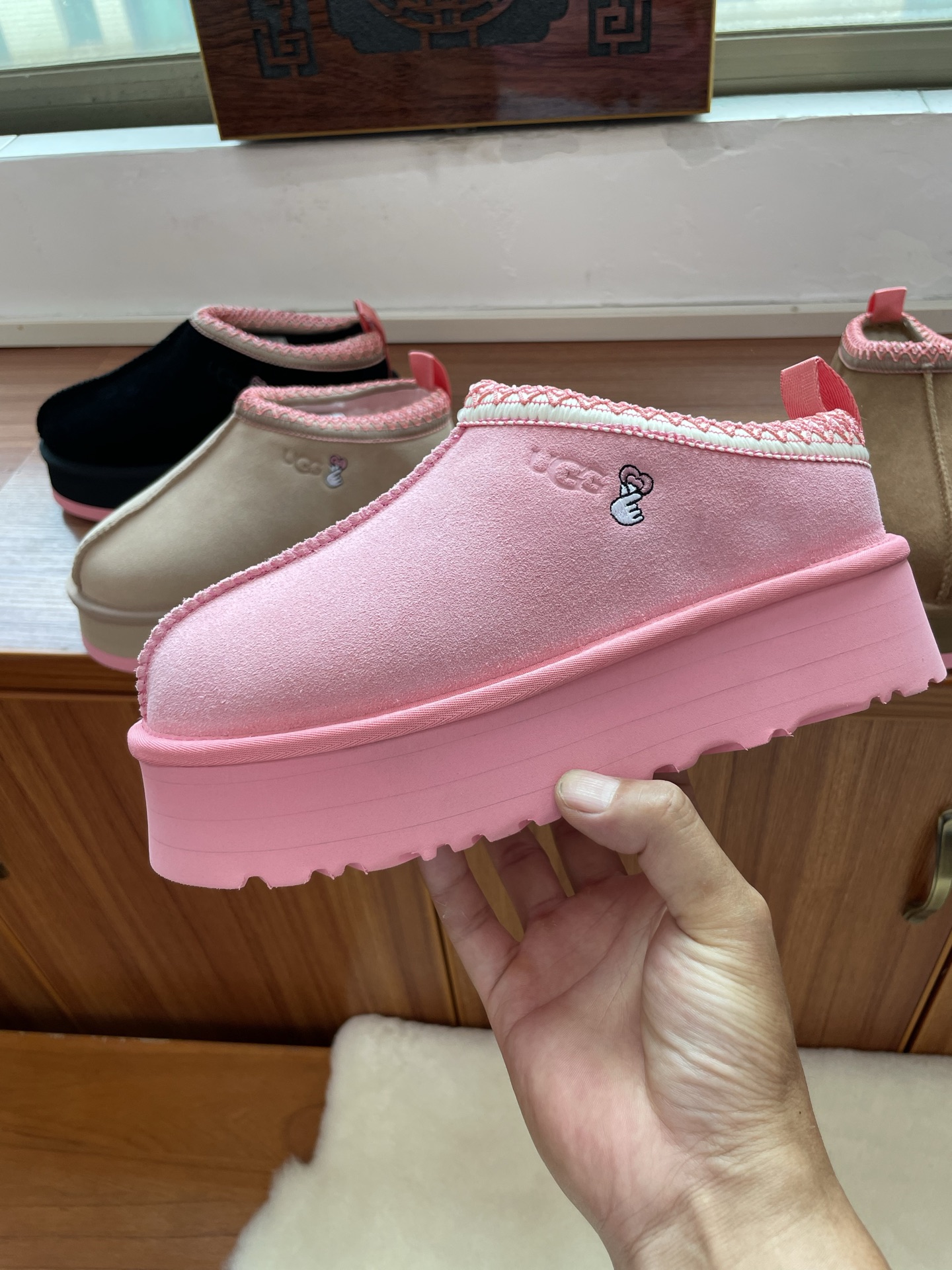 UGG Tazz油叽叽#秋冬新品塔茨TAzz厚底羊毛 毛拖鞋一脚蹬毛毛鞋雪地靴🧶 新款毛拖采用民族风编织