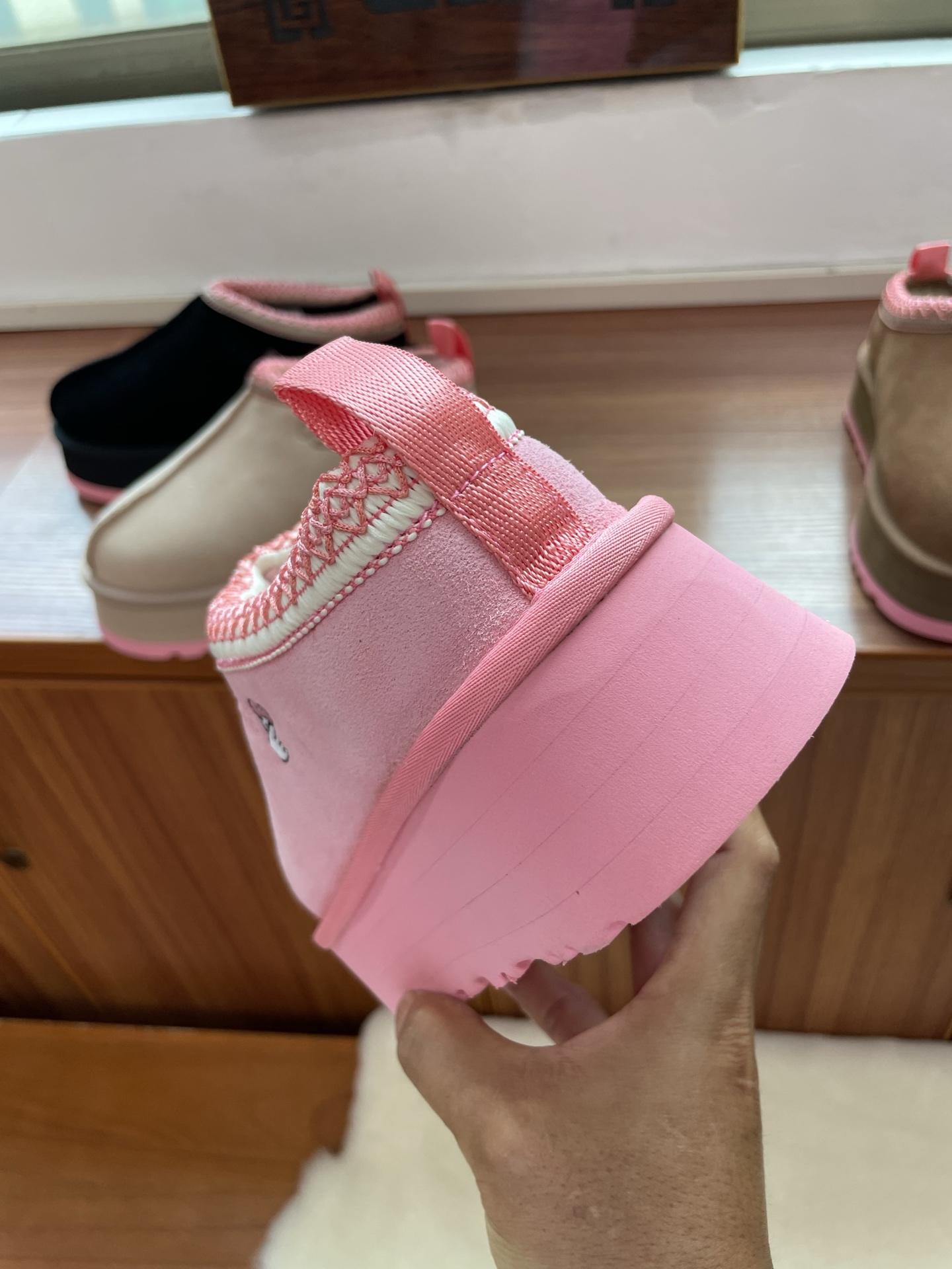 UGG Tazz油叽叽#秋冬新品塔茨TAzz厚底羊毛 毛拖鞋一脚蹬毛毛鞋雪地靴🧶 新款毛拖采用民族风编织