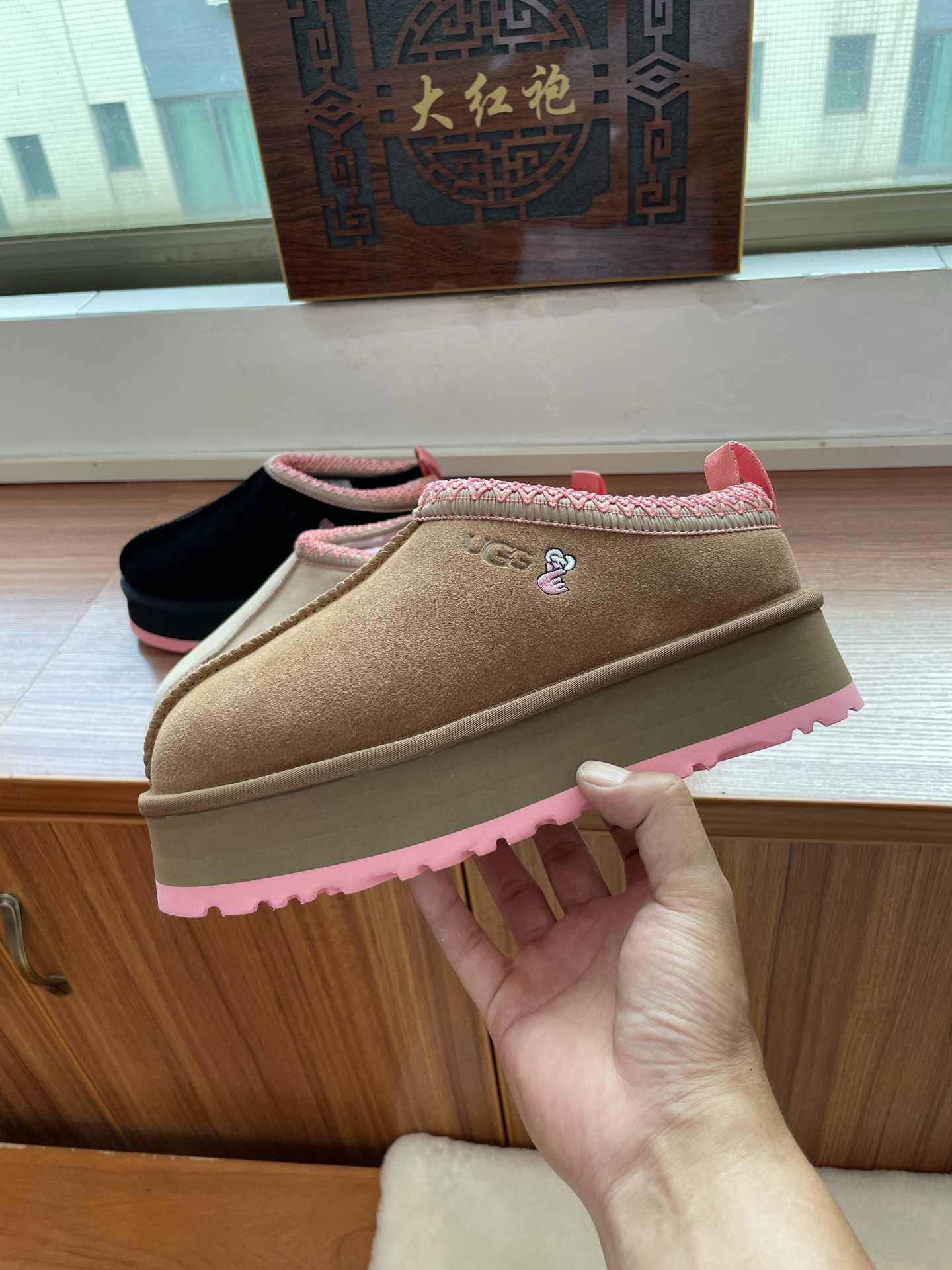 UGG Tazz油叽叽#秋冬新品塔茨TAzz厚底羊毛 毛拖鞋一脚蹬毛毛鞋雪地靴🧶 新款毛拖采用民族风编织