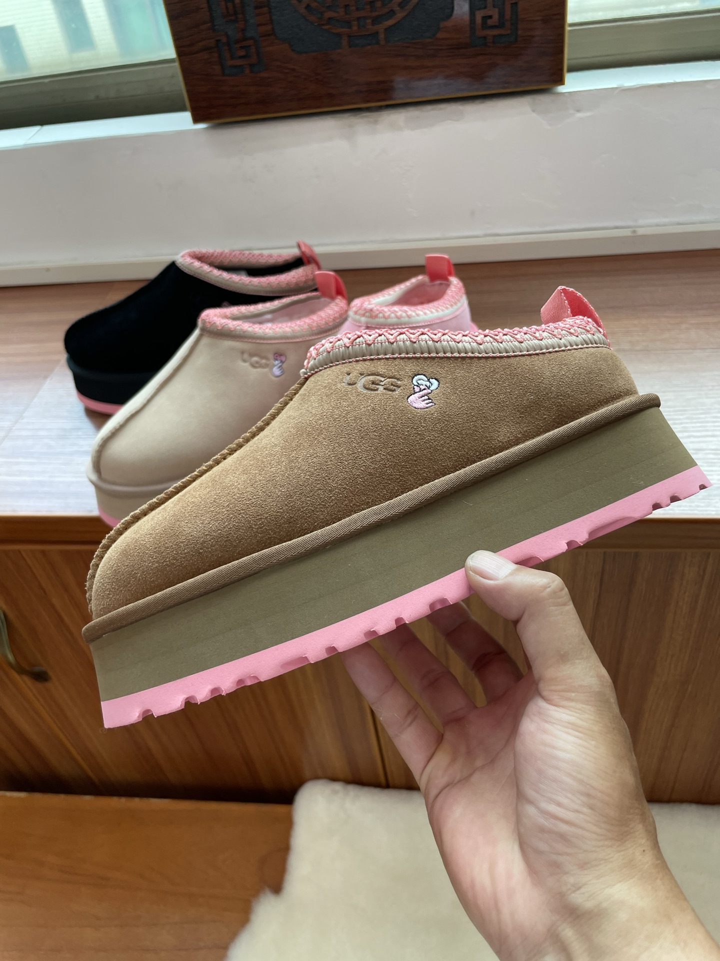 UGG Tazz油叽叽#秋冬新品塔茨TAzz厚底羊毛 毛拖鞋一脚蹬毛毛鞋雪地靴🧶 新款毛拖采用民族风编织