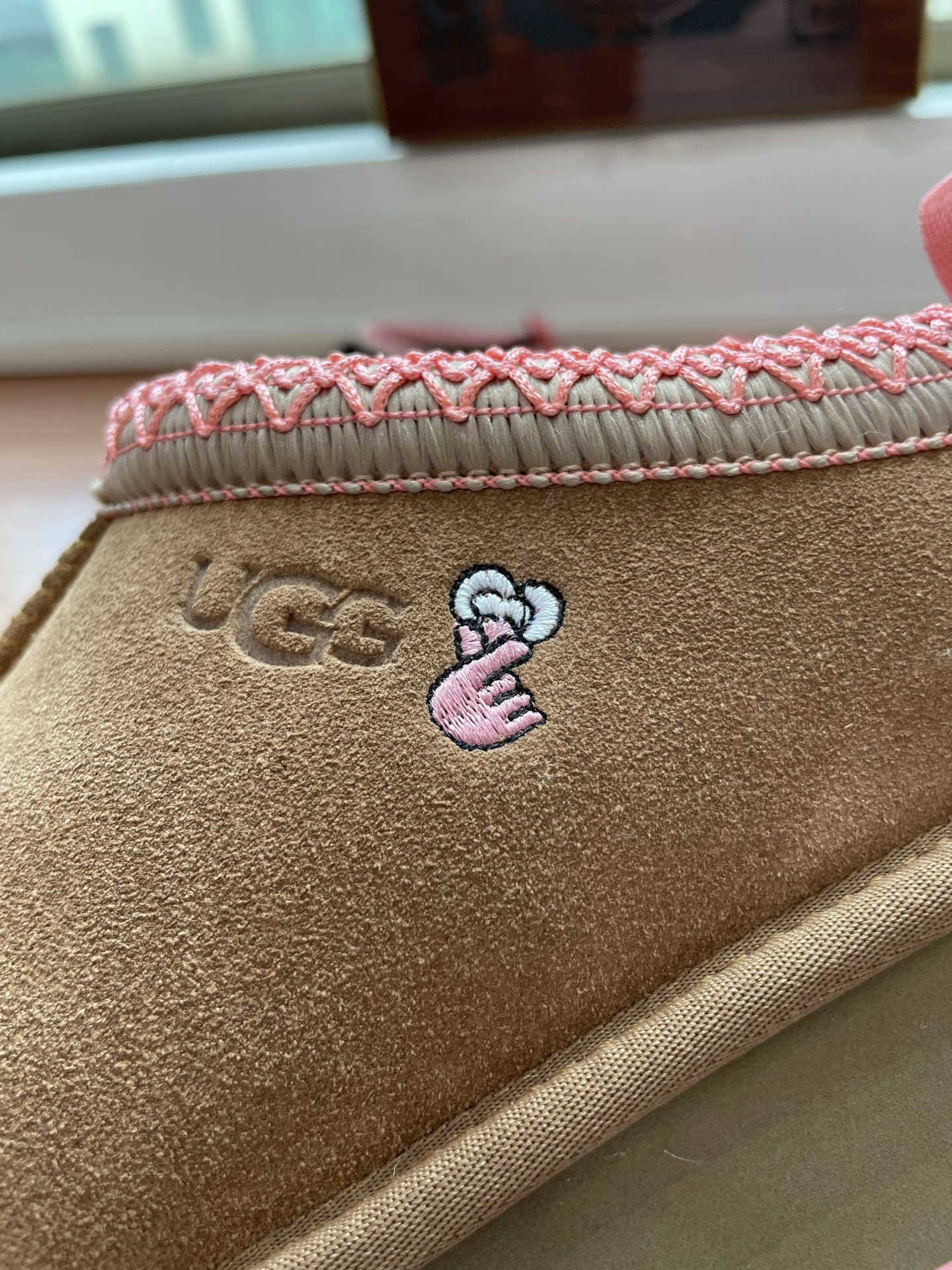UGG Tazz油叽叽#秋冬新品塔茨TAzz厚底羊毛 毛拖鞋一脚蹬毛毛鞋雪地靴🧶 新款毛拖采用民族风编织