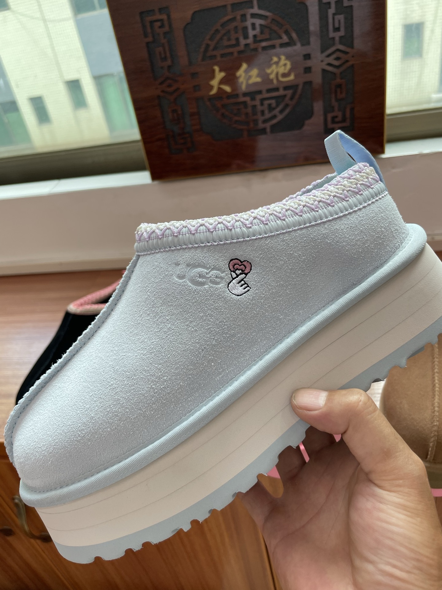 UGG Tazz油叽叽#秋冬新品塔茨TAzz厚底羊毛 毛拖鞋一脚蹬毛毛鞋雪地靴🧶 新款毛拖采用民族风编织