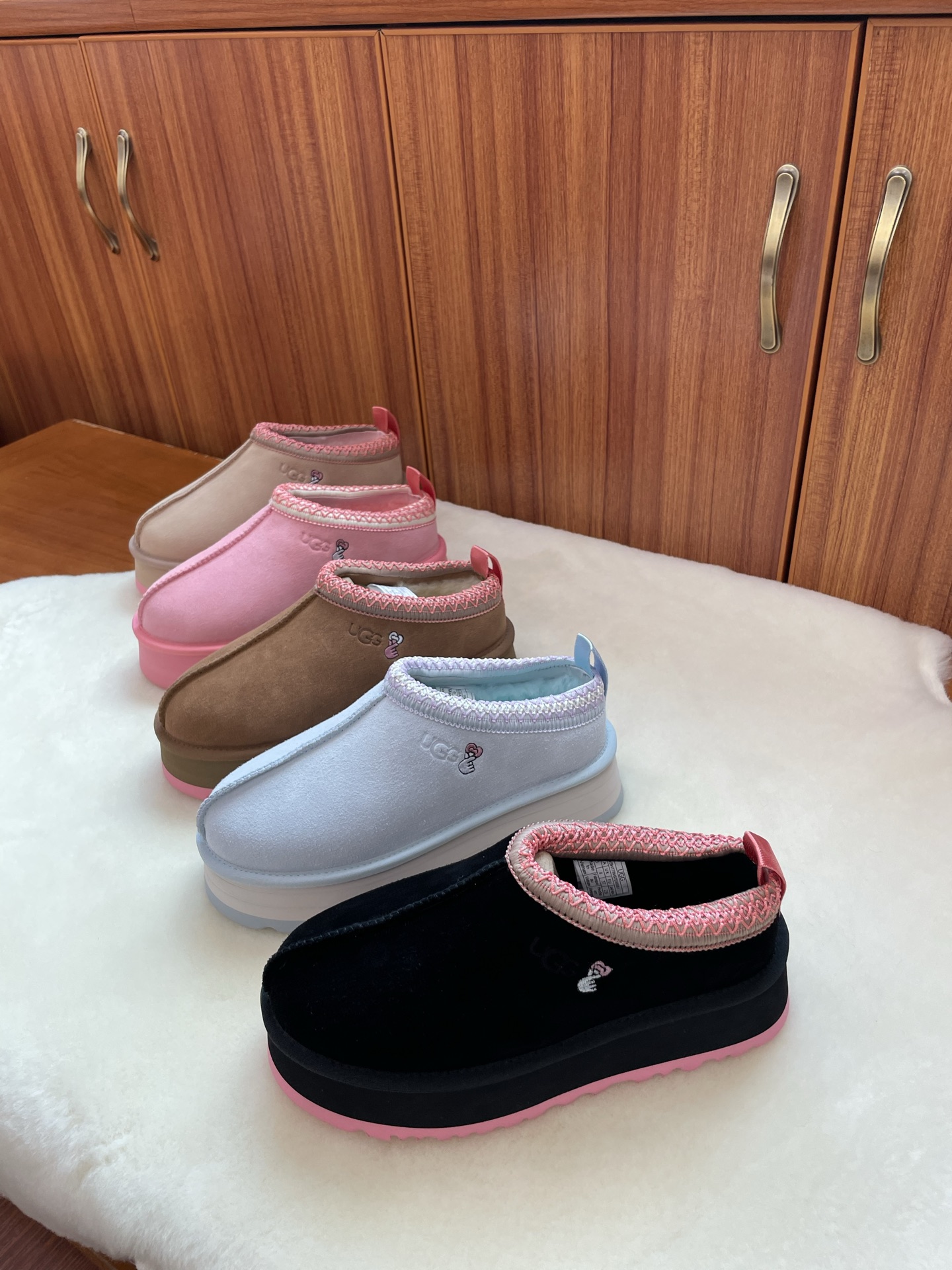 UGG Tazz油叽叽#秋冬新品塔茨TAzz厚底羊毛 毛拖鞋一脚蹬毛毛鞋雪地靴🧶 新款毛拖采用民族风编织