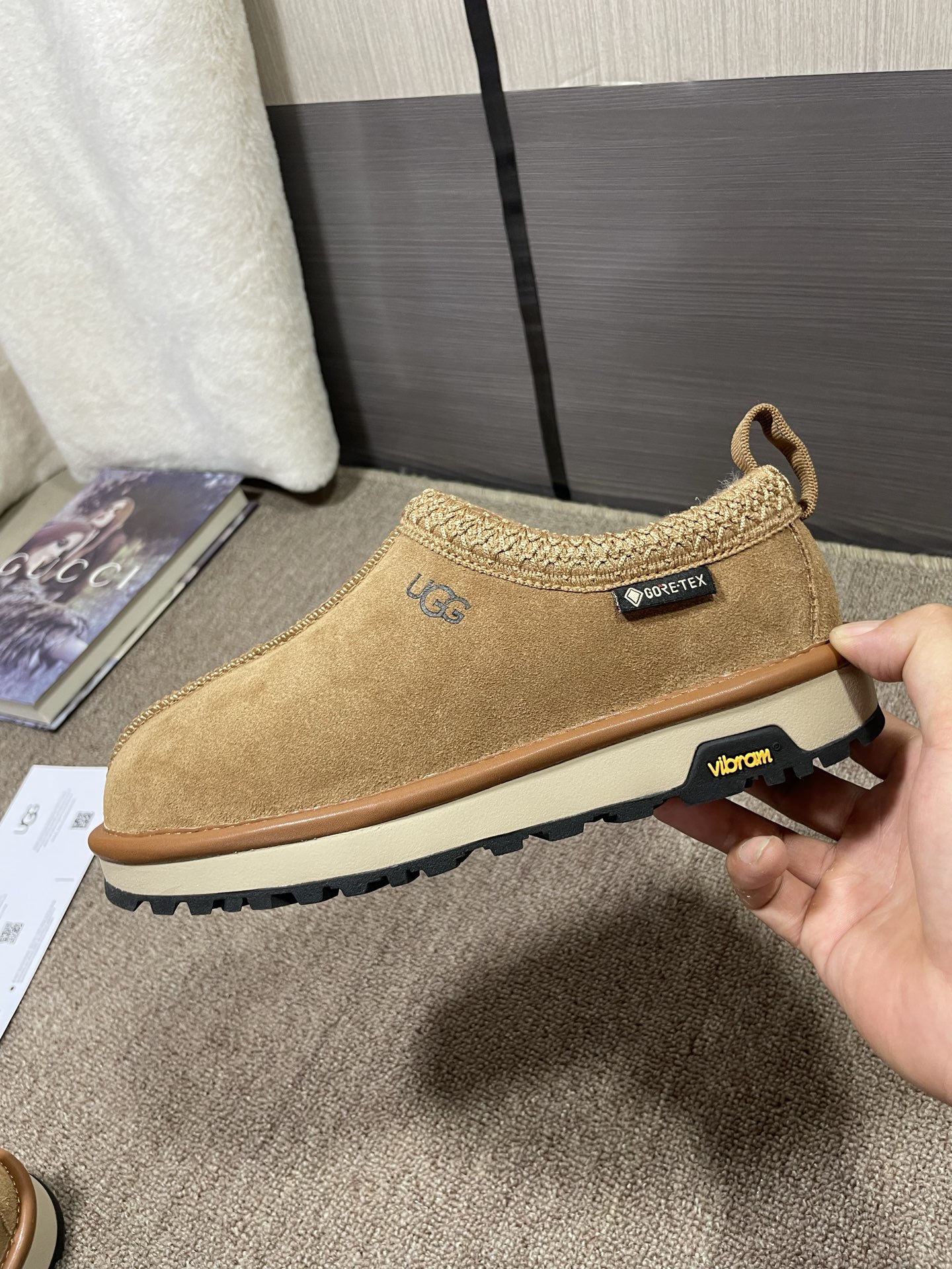 上新💌UGG塔斯曼，官网同步小便鞋颜色：栗色，黑色码数：35~40，可订41成型大底，橡胶发泡，轻便耐磨