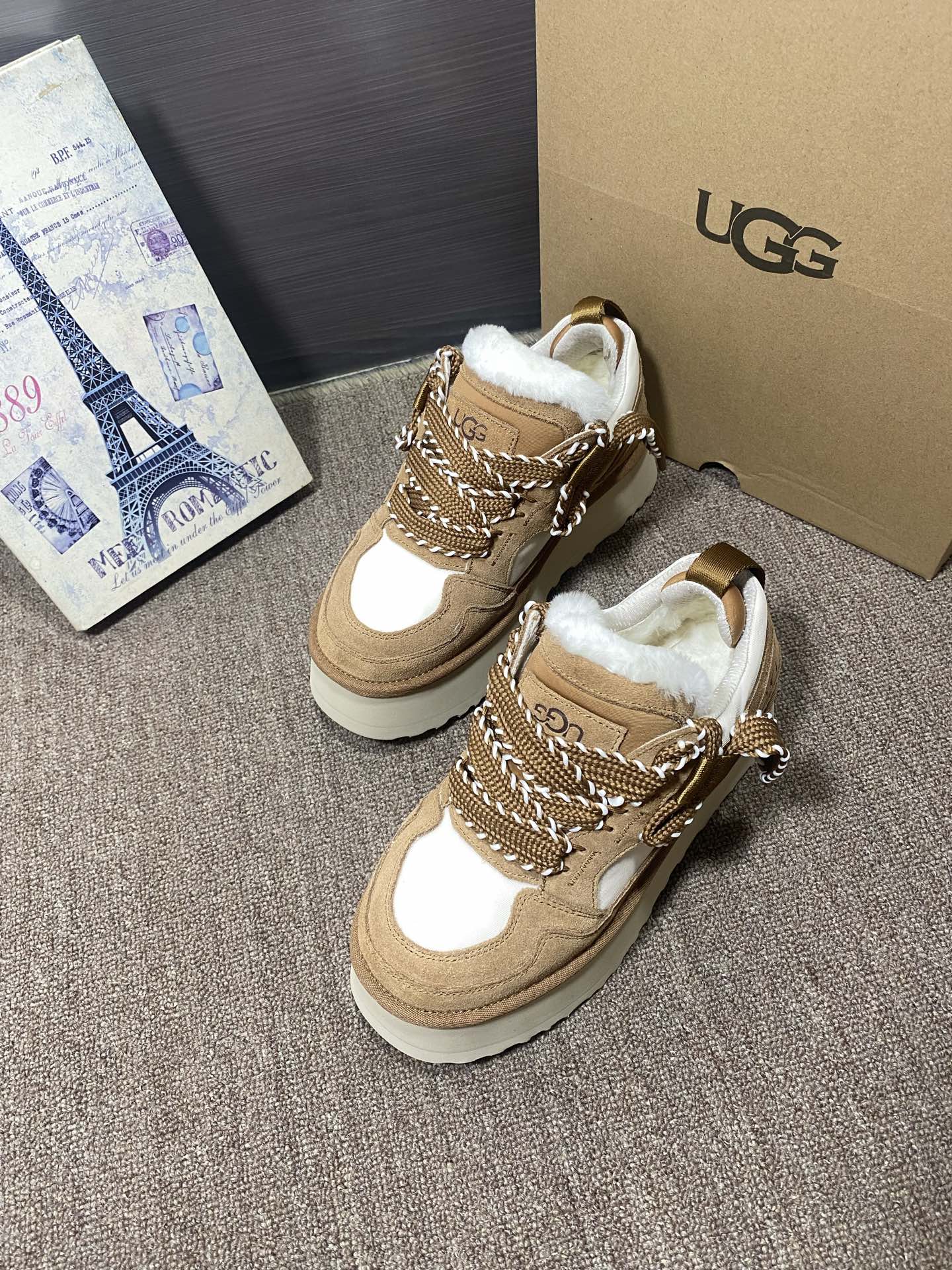 上新❤️UGG梅尔/休闲，官网同步颜色：栗色，黑色，薰衣草暗紫色，茉莉白色牛皮反绒➕羊皮毛内里垫脚5厘米