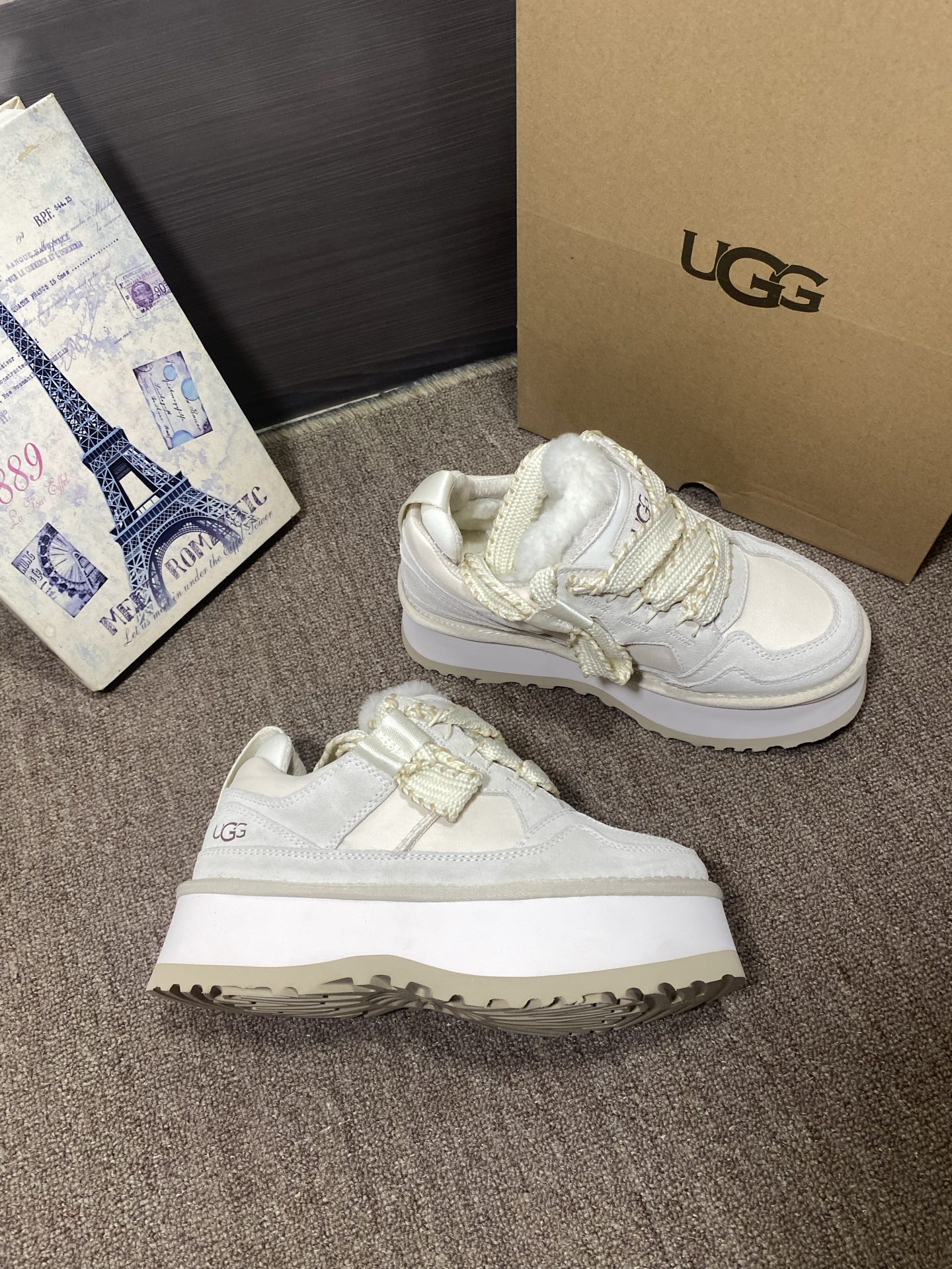 上新❤️UGG梅尔/休闲，官网同步颜色：栗色，黑色，薰衣草暗紫色，茉莉白色牛皮反绒➕羊皮毛内里垫脚5厘米
