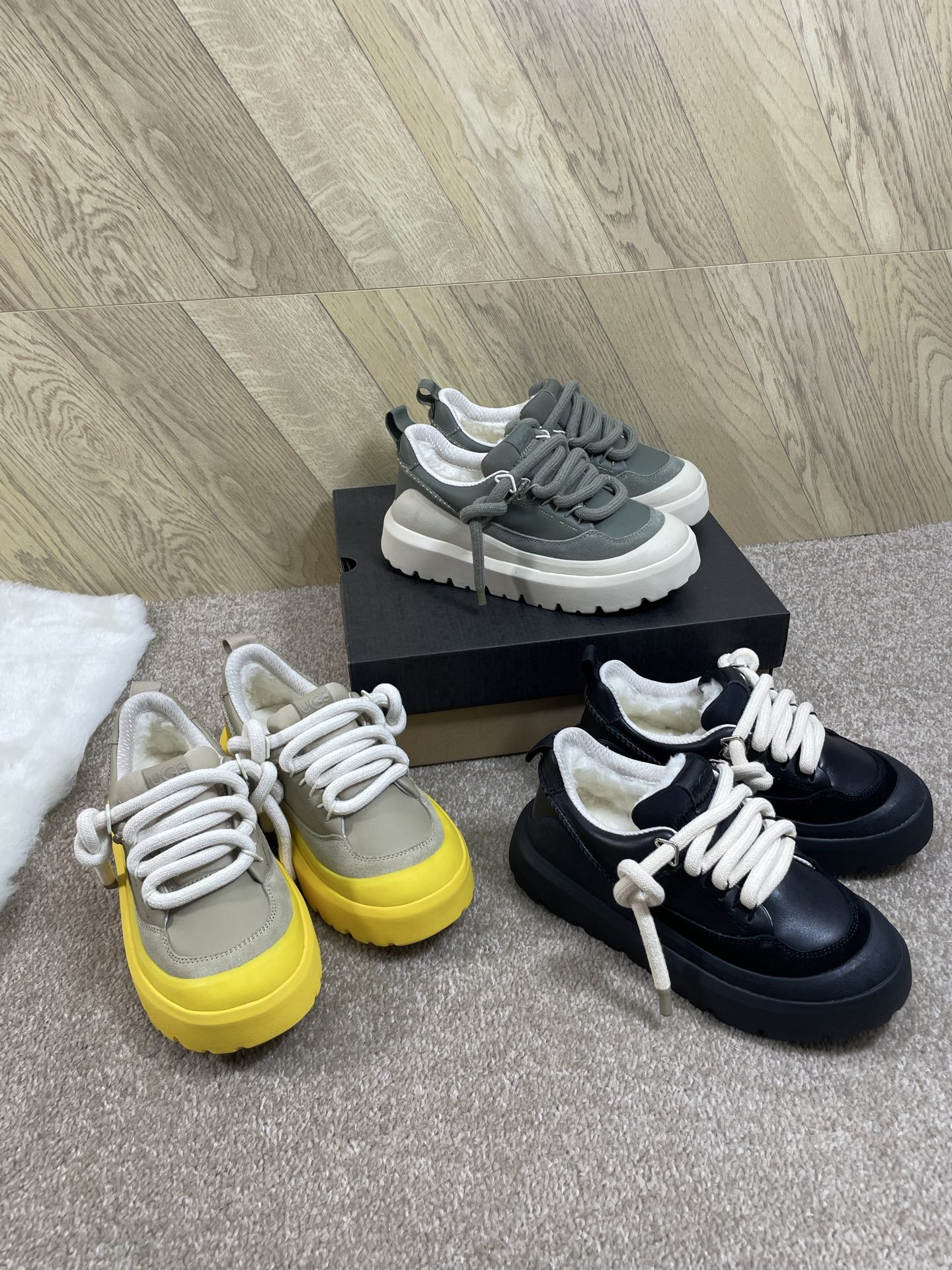，男款+10上新❤️UGG王一博同款，官网最新同步颜色：芥菜籽/小麦黄，苔绿/磨砂白，黑色男女情侣款35