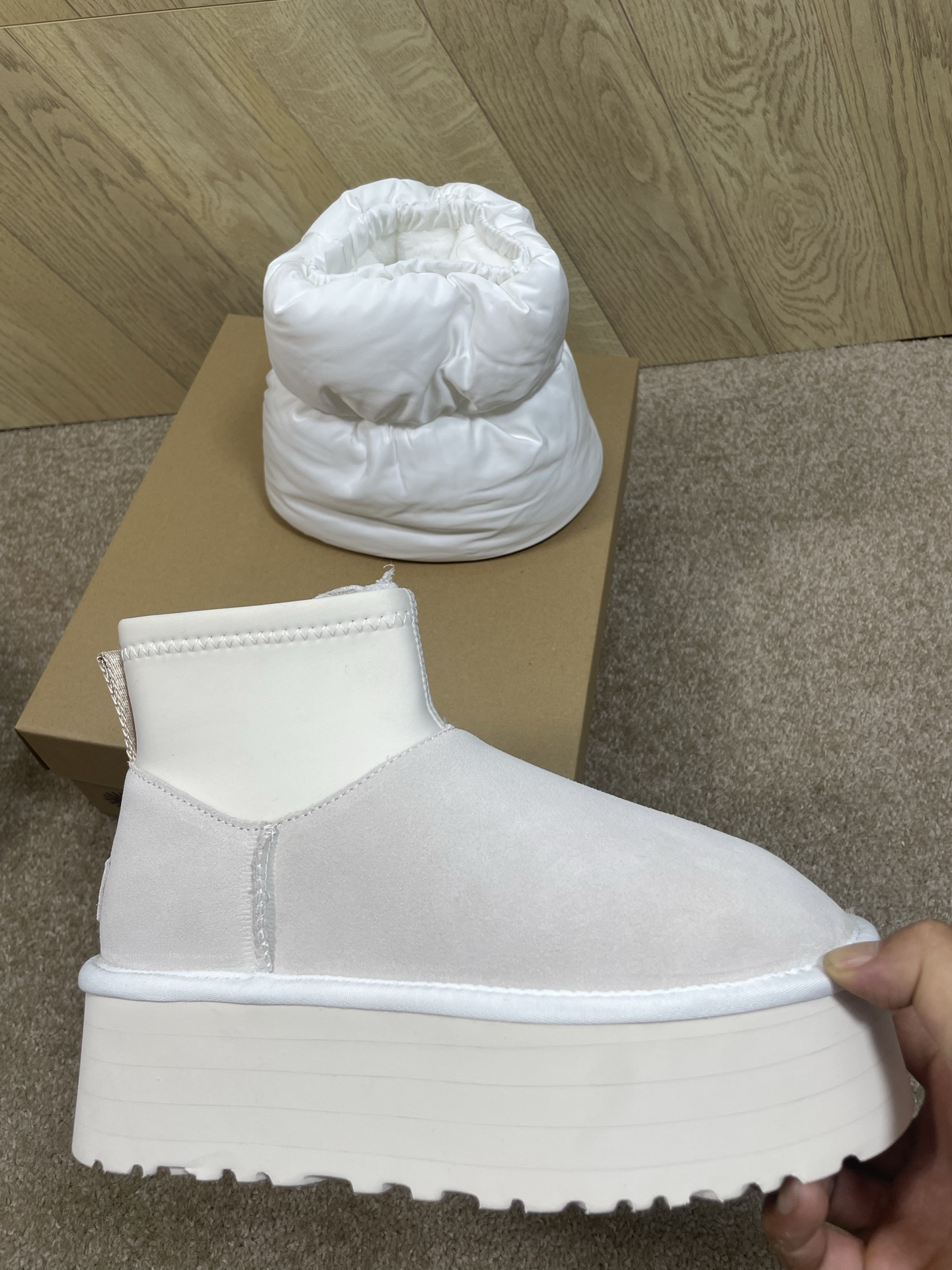 🔥官网同步，Ugg金典新奇，金典迷你迪普（泡芙款）材质：牛皮反绒，羊皮毛，进口防水布，Eva大底，轻便防