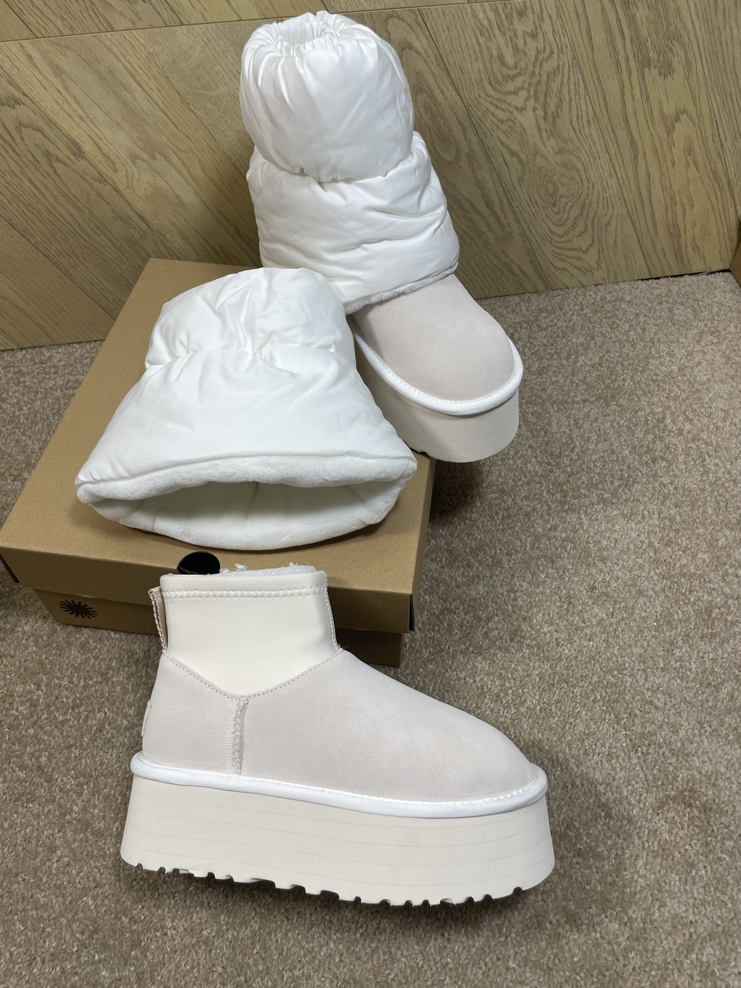 🔥官网同步，Ugg金典新奇，金典迷你迪普（泡芙款）材质：牛皮反绒，羊皮毛，进口防水布，Eva大底，轻便防